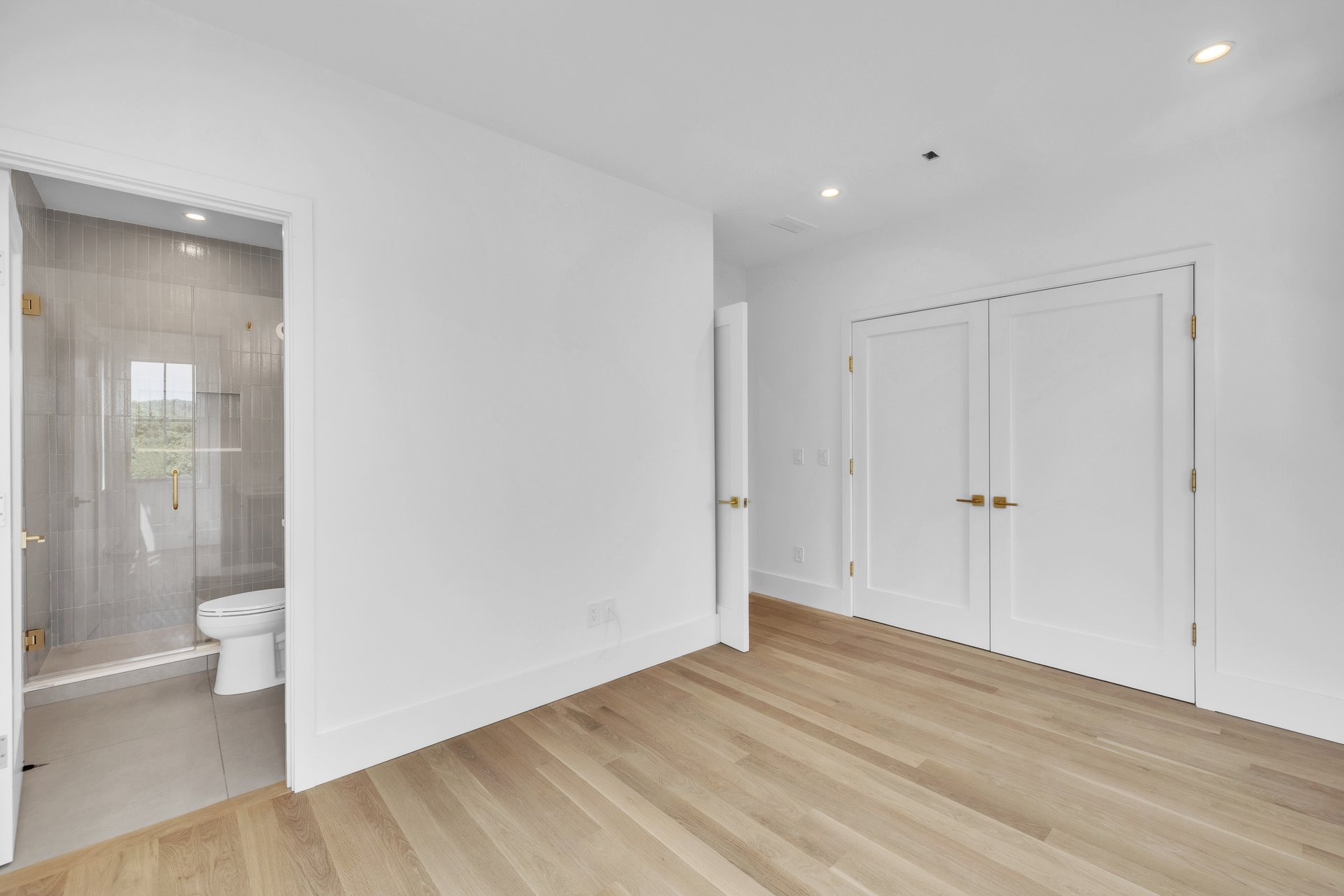 East Ave, Unit A