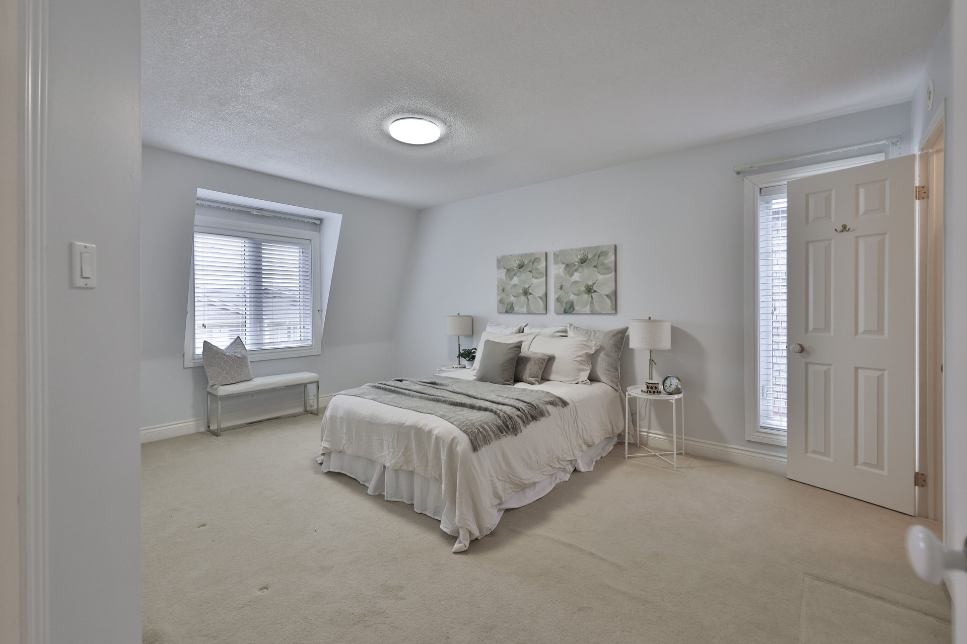 86 Forsythe Street, Oakville