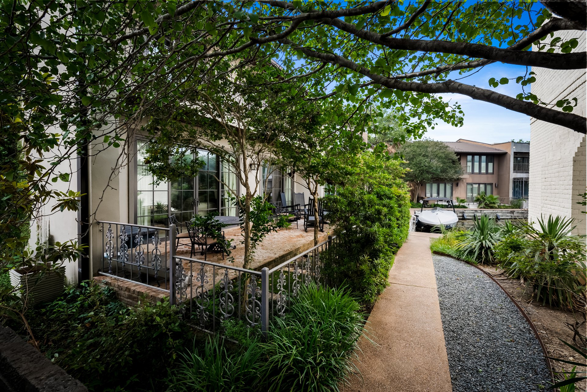 2433 Westlake Drive