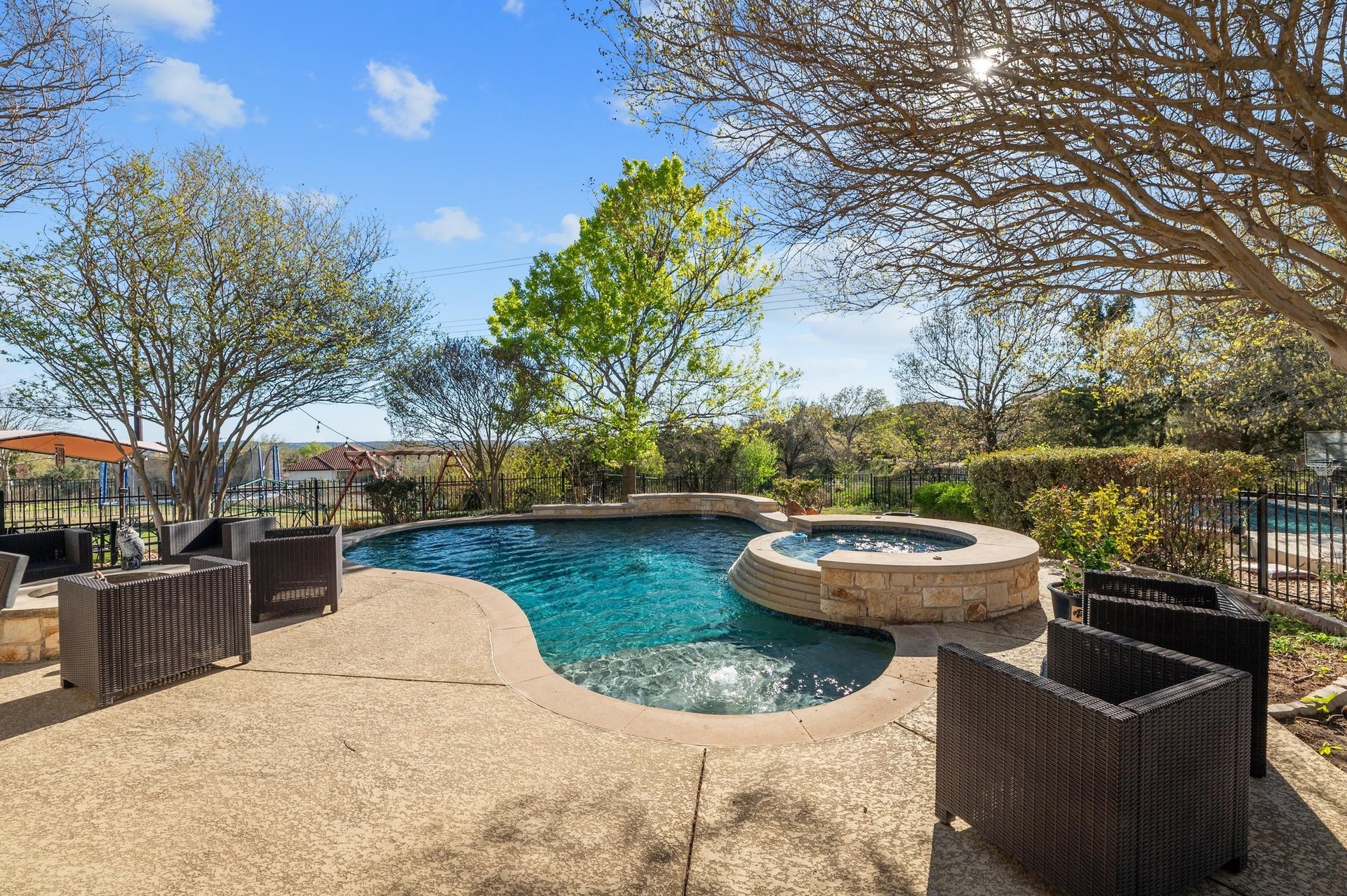 11208 Woodland Hills Trl
