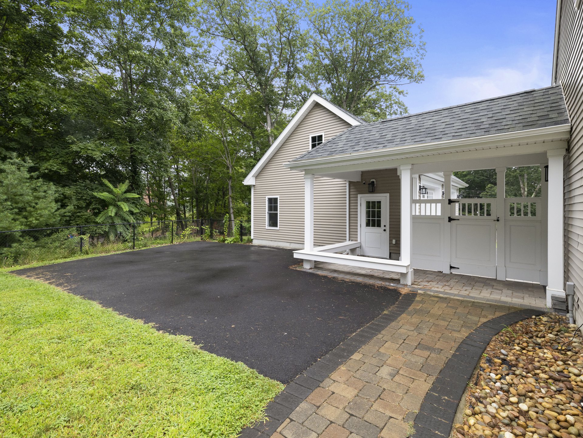 22 Hillcrest Ave