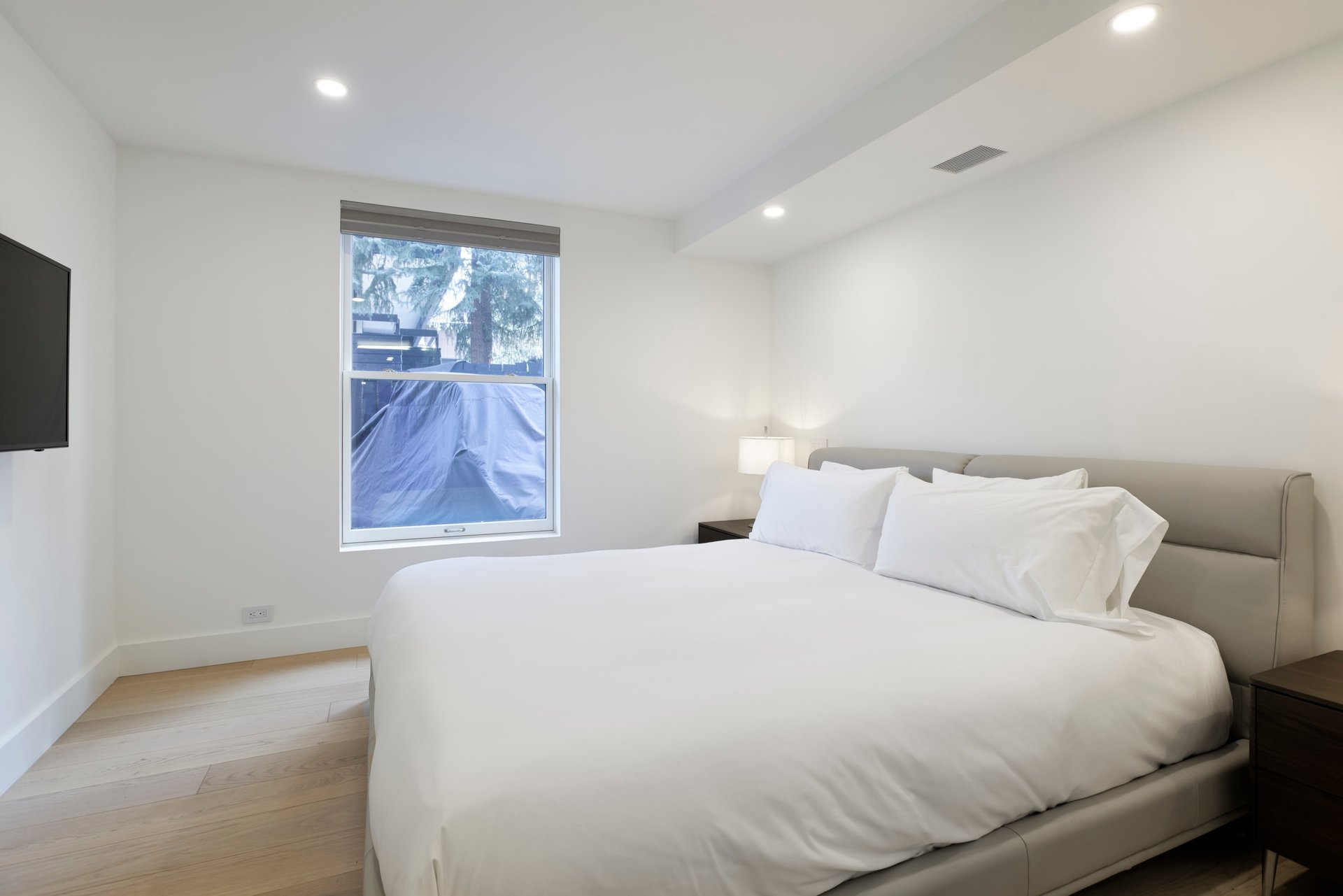 1001 E Cooper Avenue Unit: 1