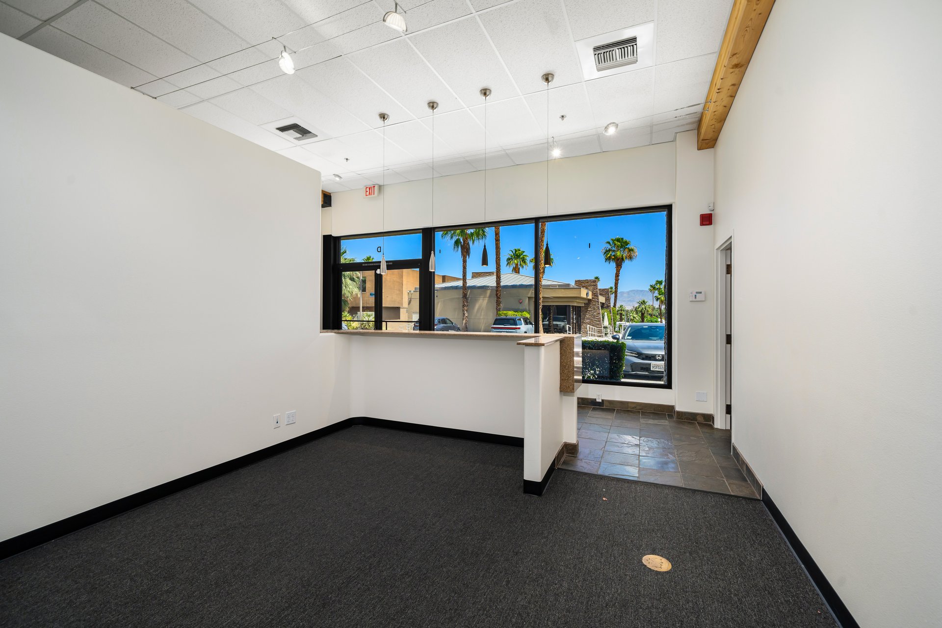 Desert Square - Suite D