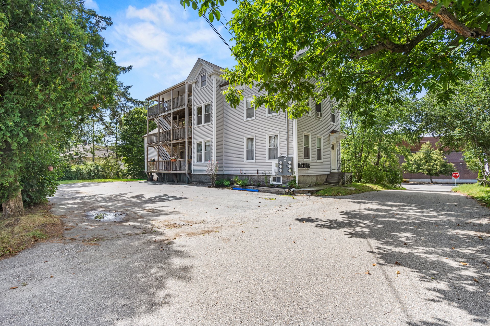 7 Emmons Place