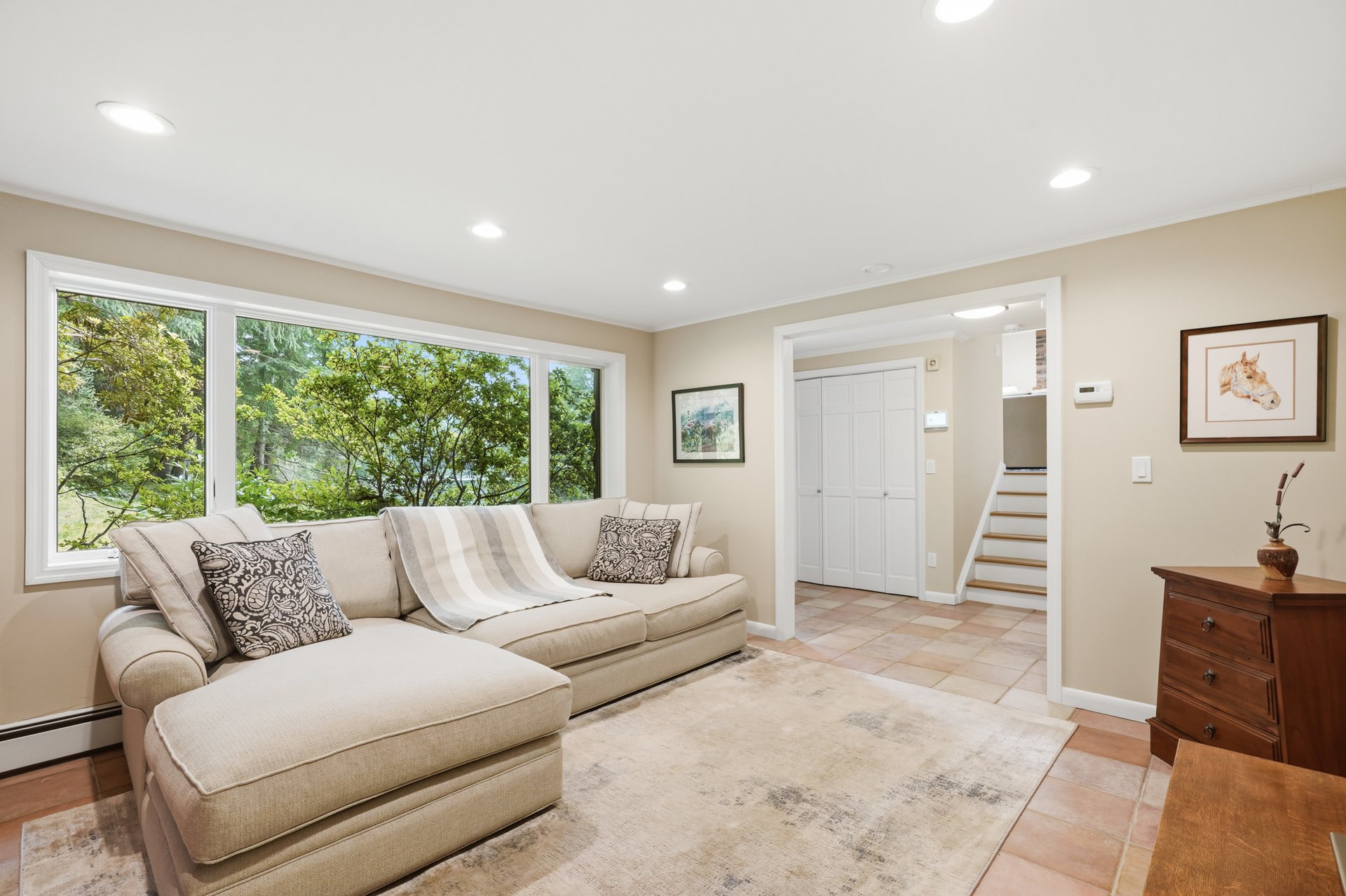 11 Upper Lakeshore Drive