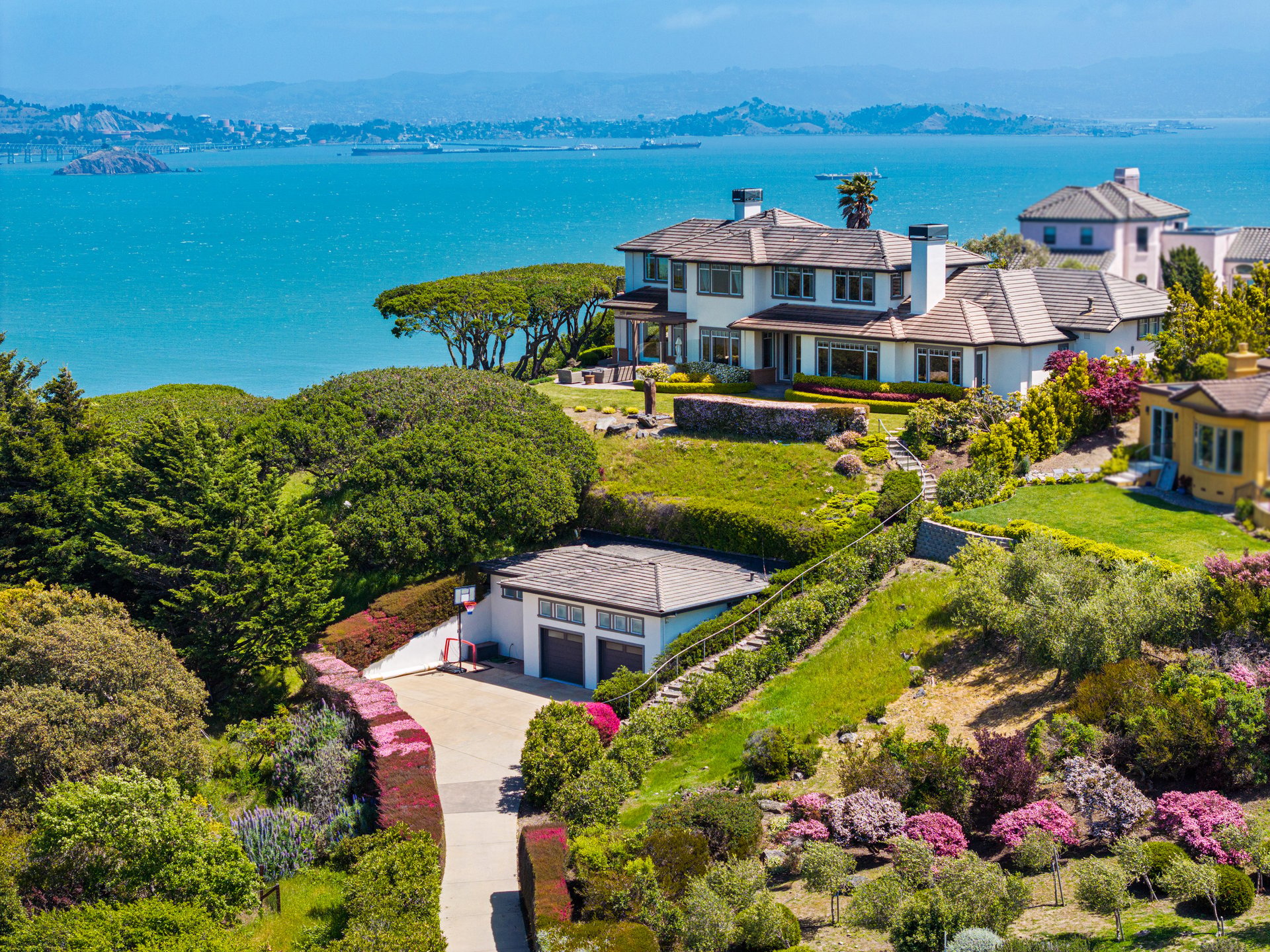 Sweeping Views Across the Bay