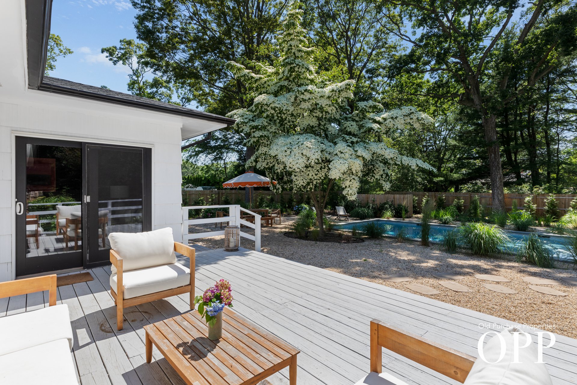 A BELLPORT VILLAGE RETREAT