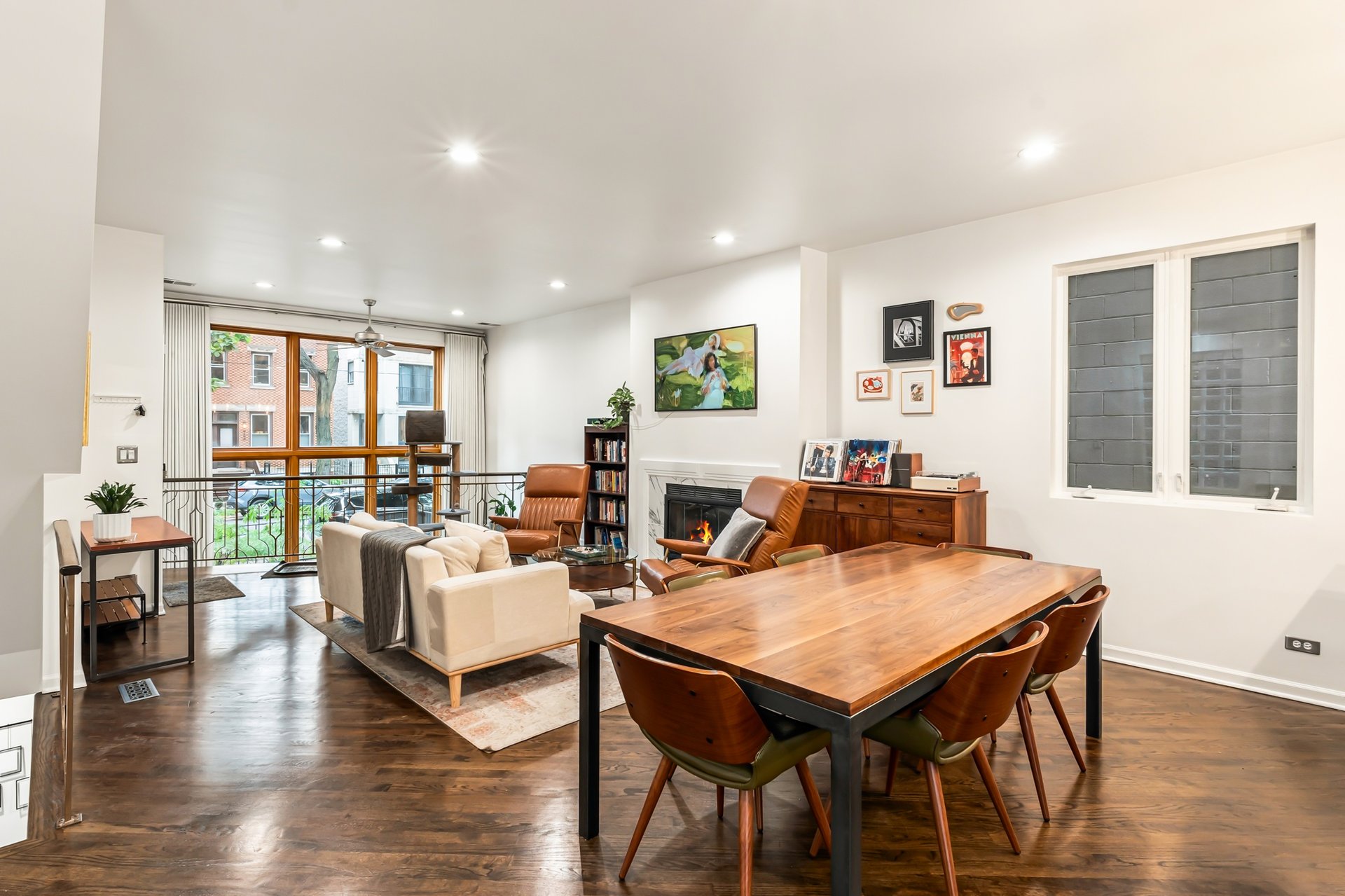 942 N Wolcott Ave #1