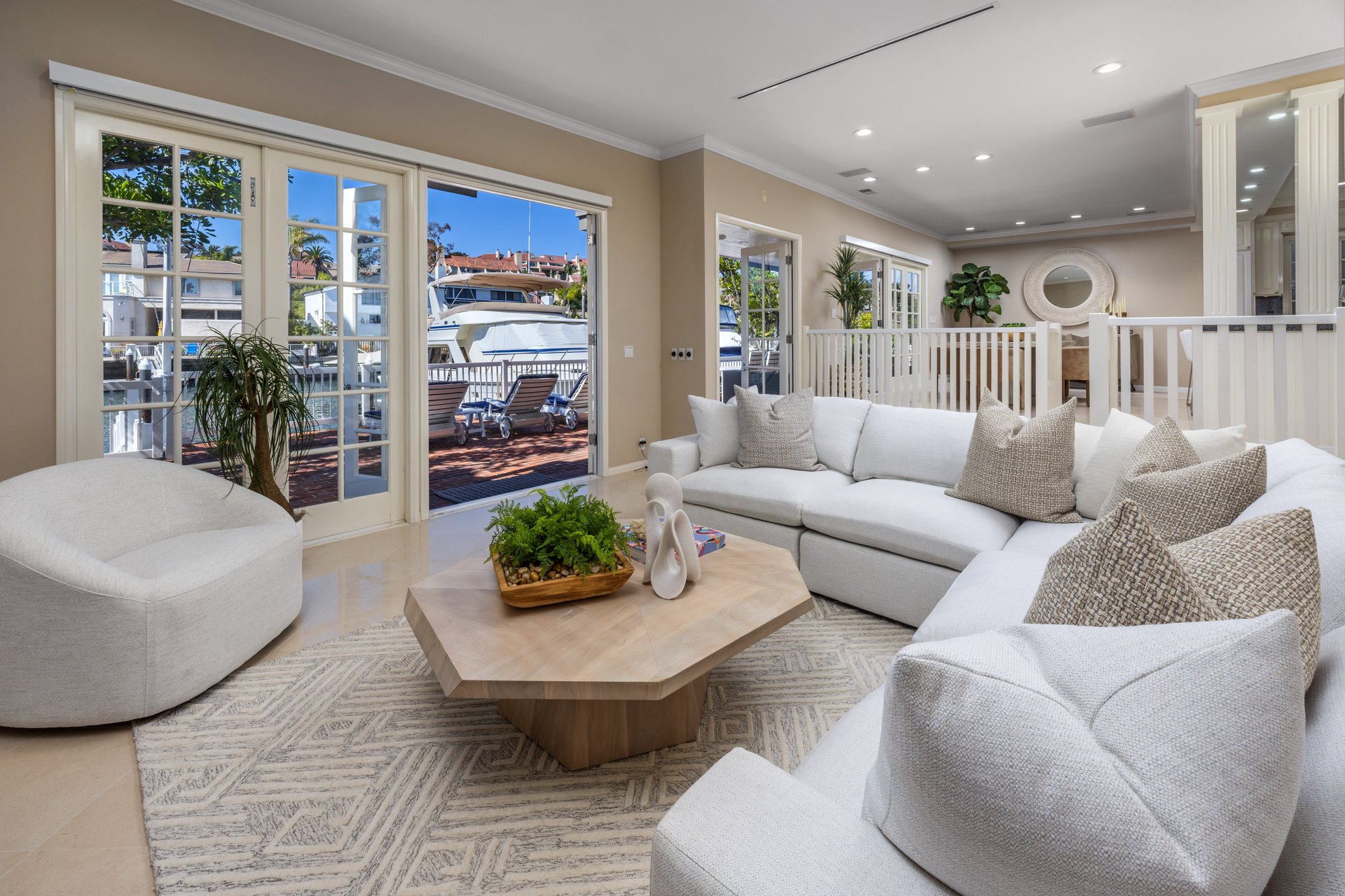 736 Harbor Island Drive 