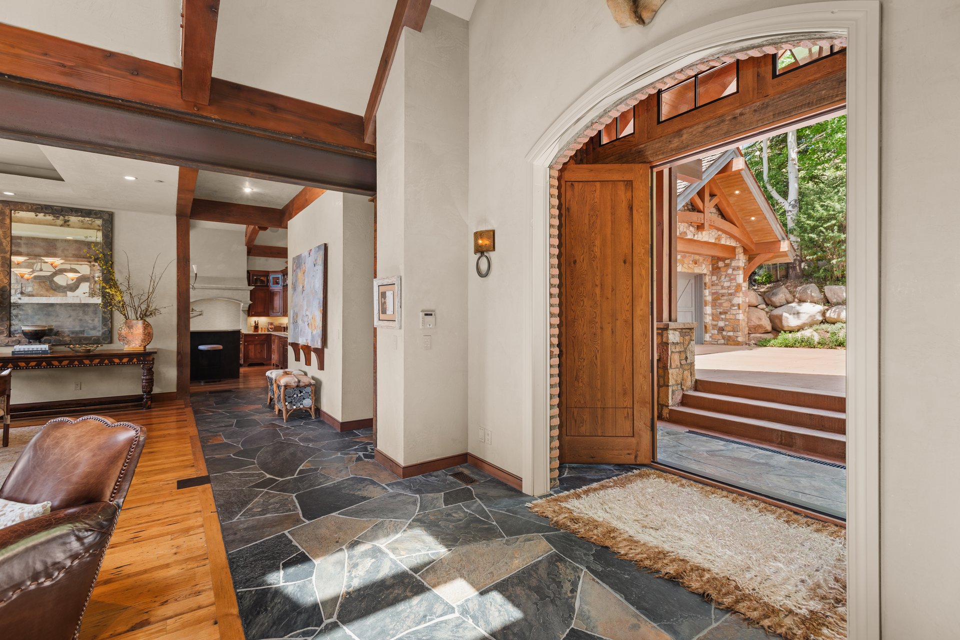 863 Hunter Creek