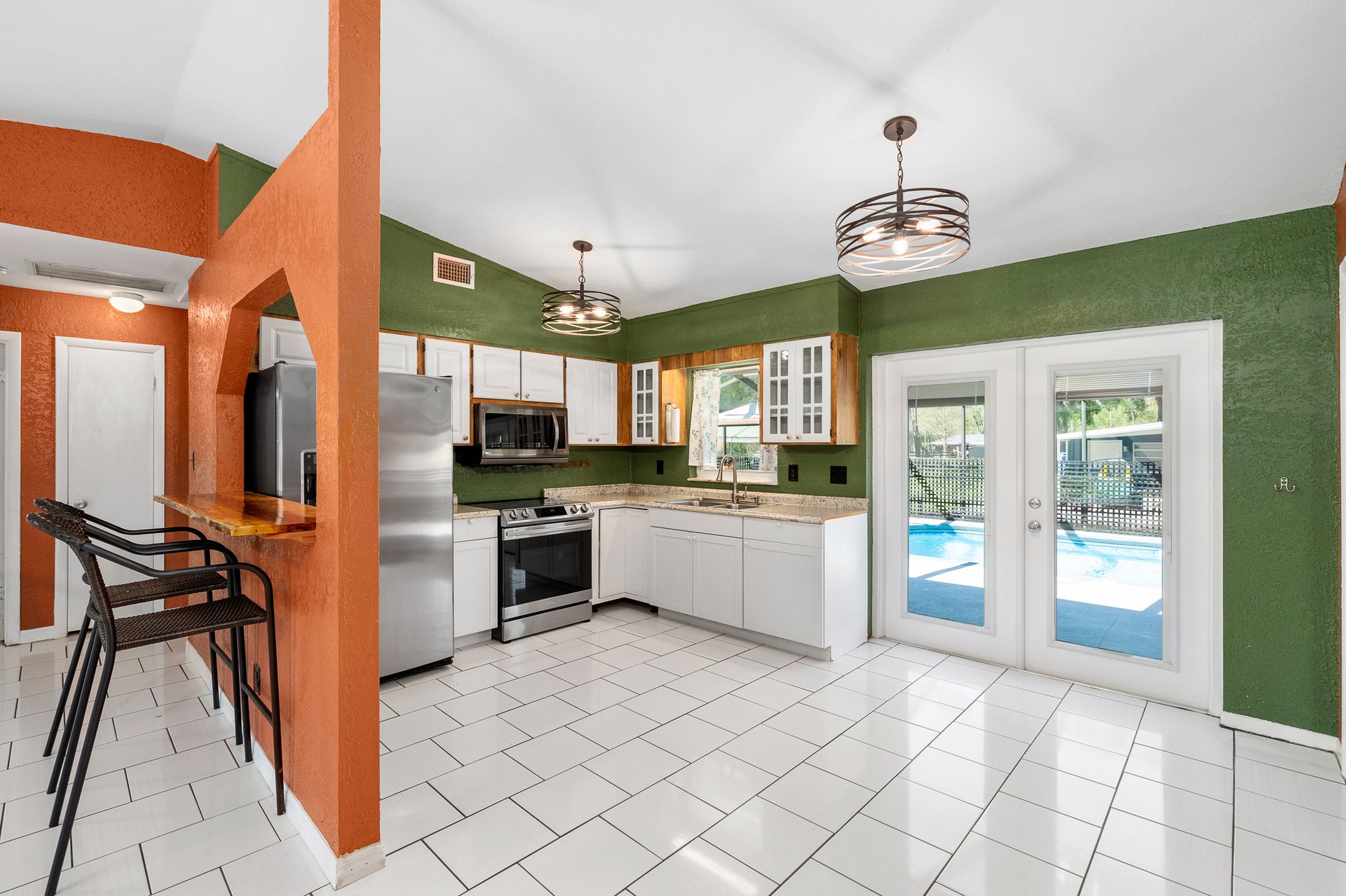 3399 RIVERDALE DR