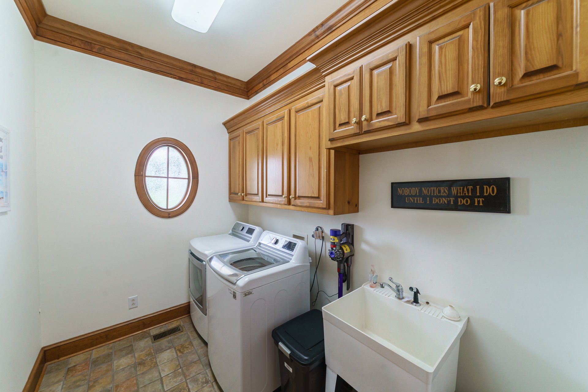 29-Acre Equestrian Estate with 14-Stall Barn