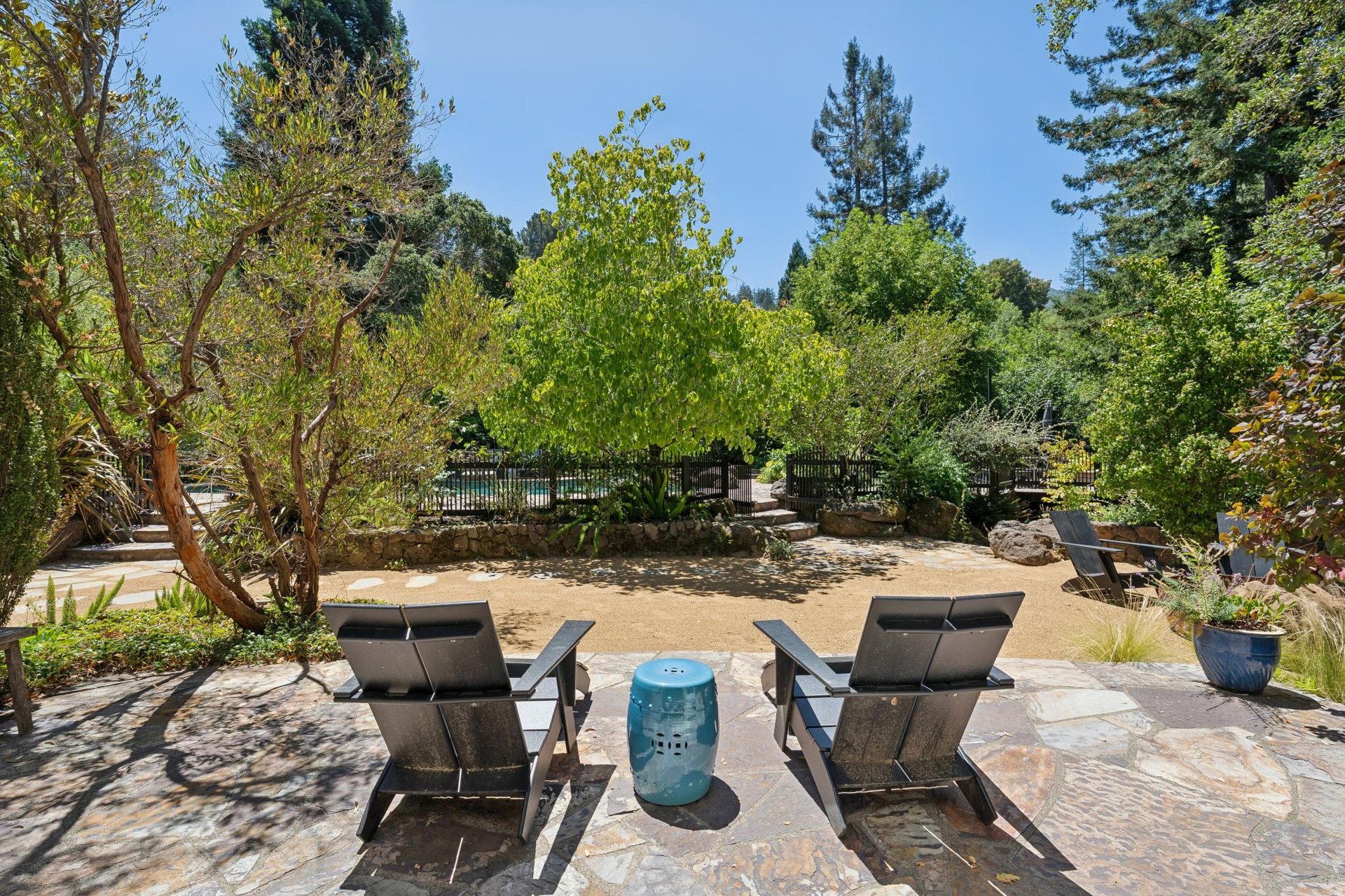 28 Black Log Rd