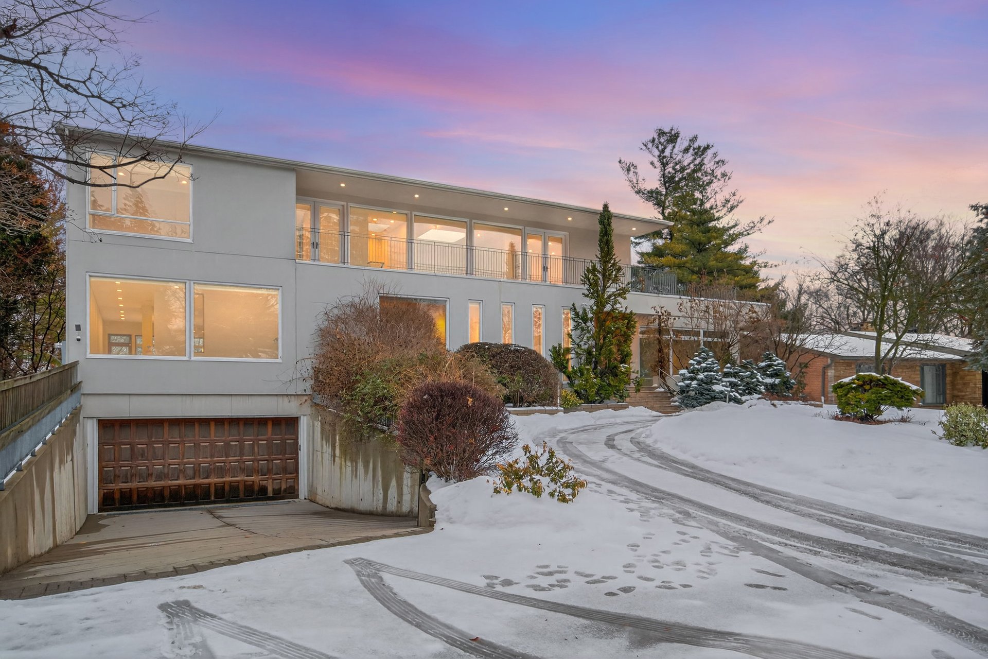 SOLD: Sophisticated & Architecturally Bold