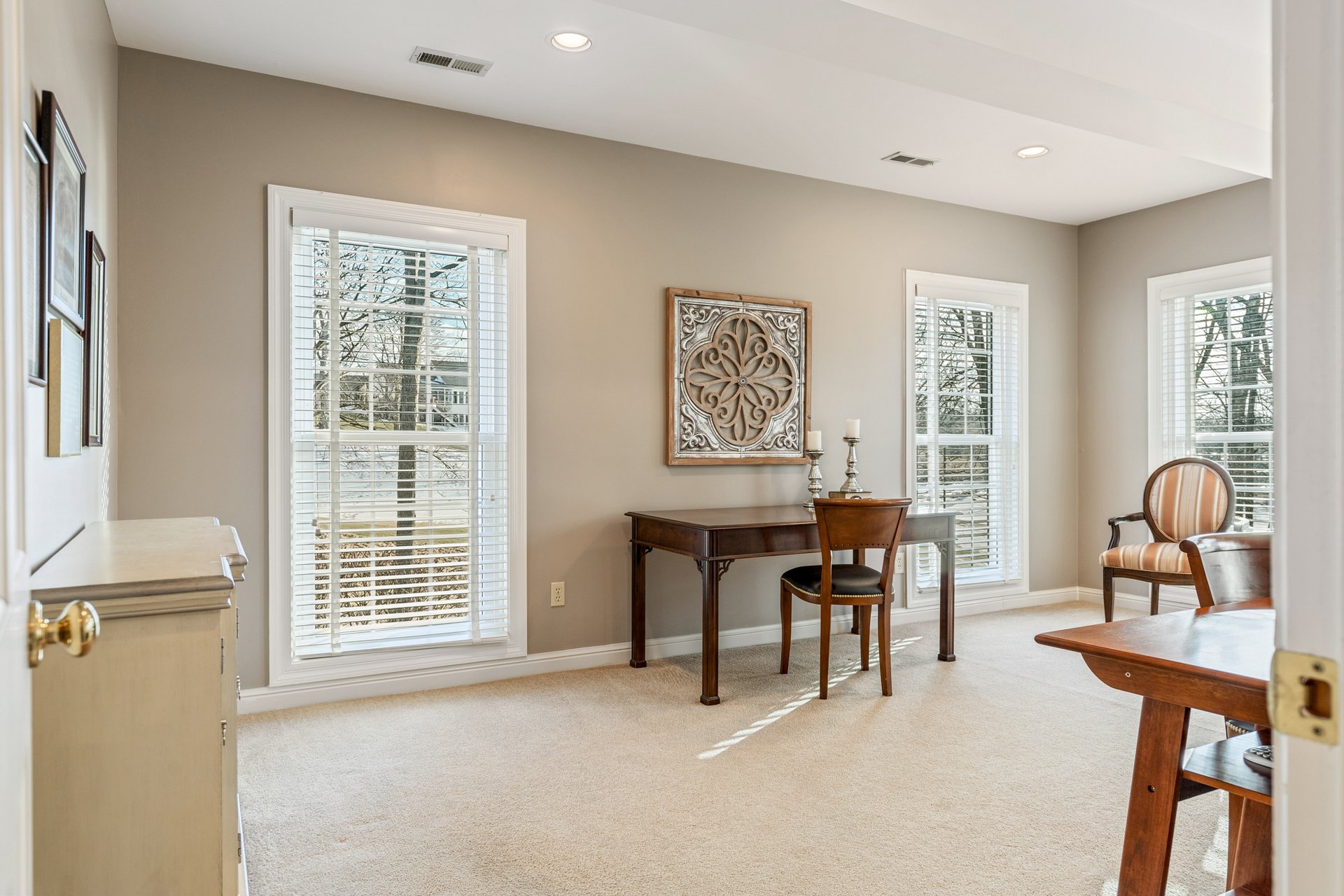 6 Whitmoor Court
