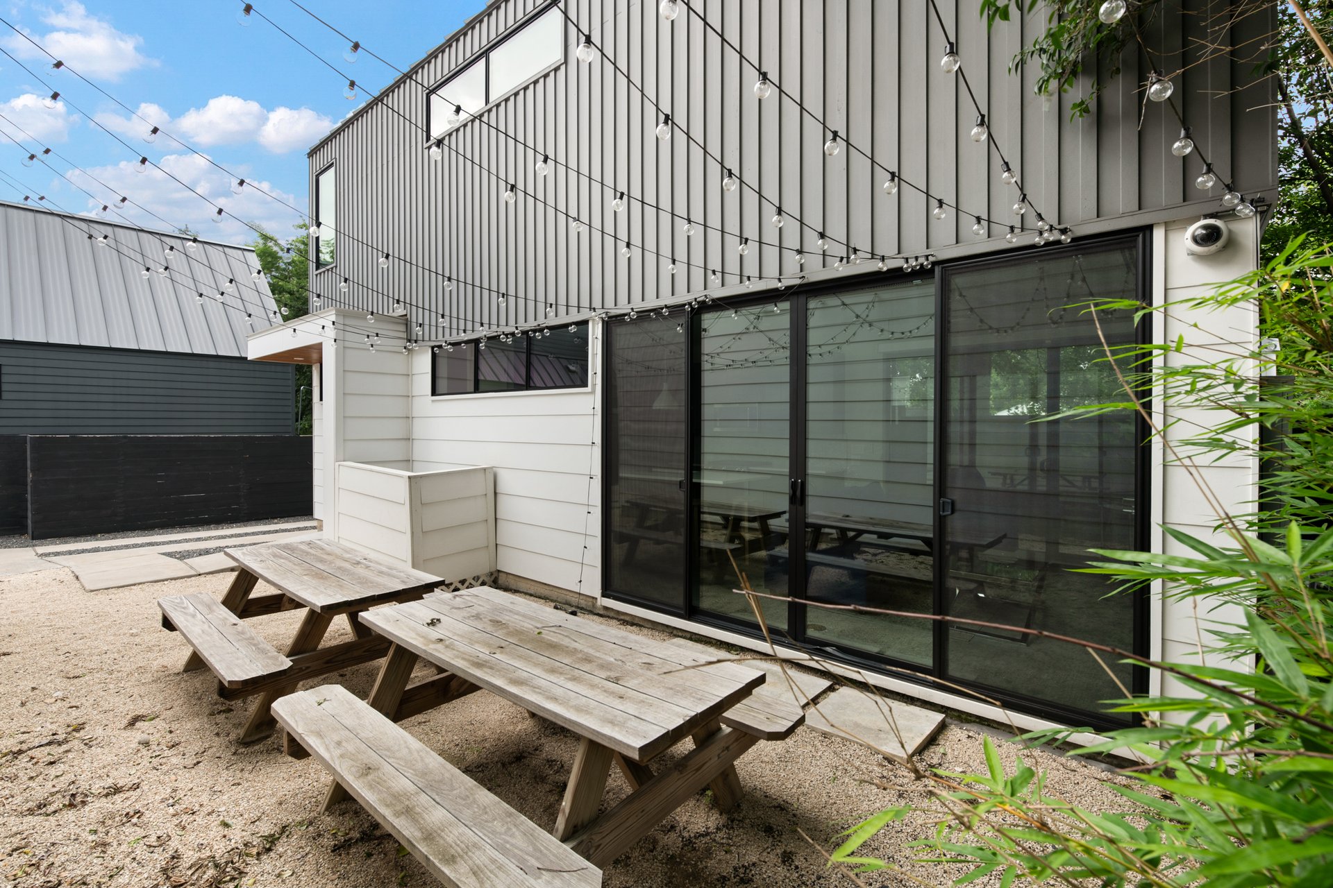 404 W Milton
