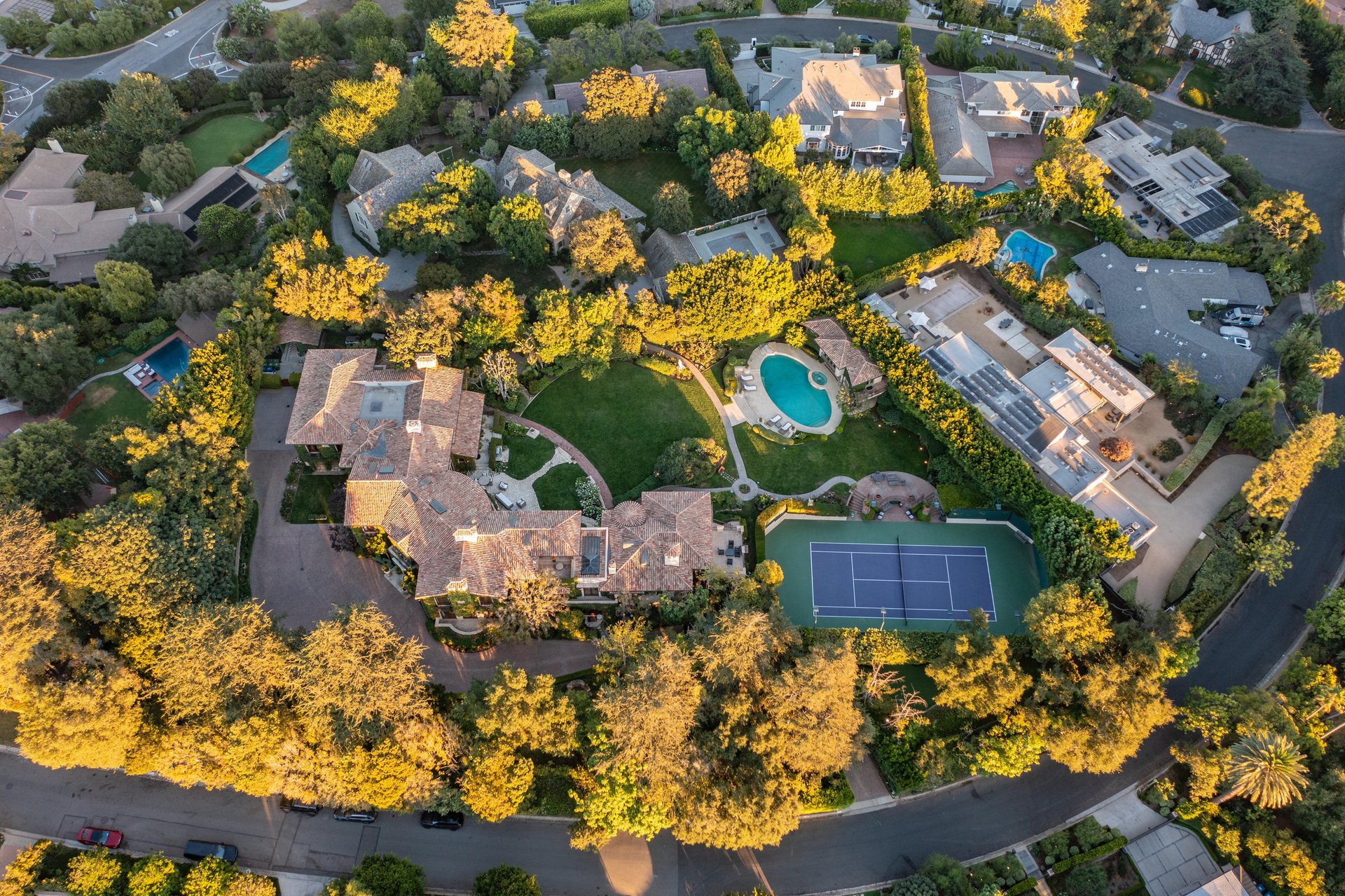 1550 Amalfi DR