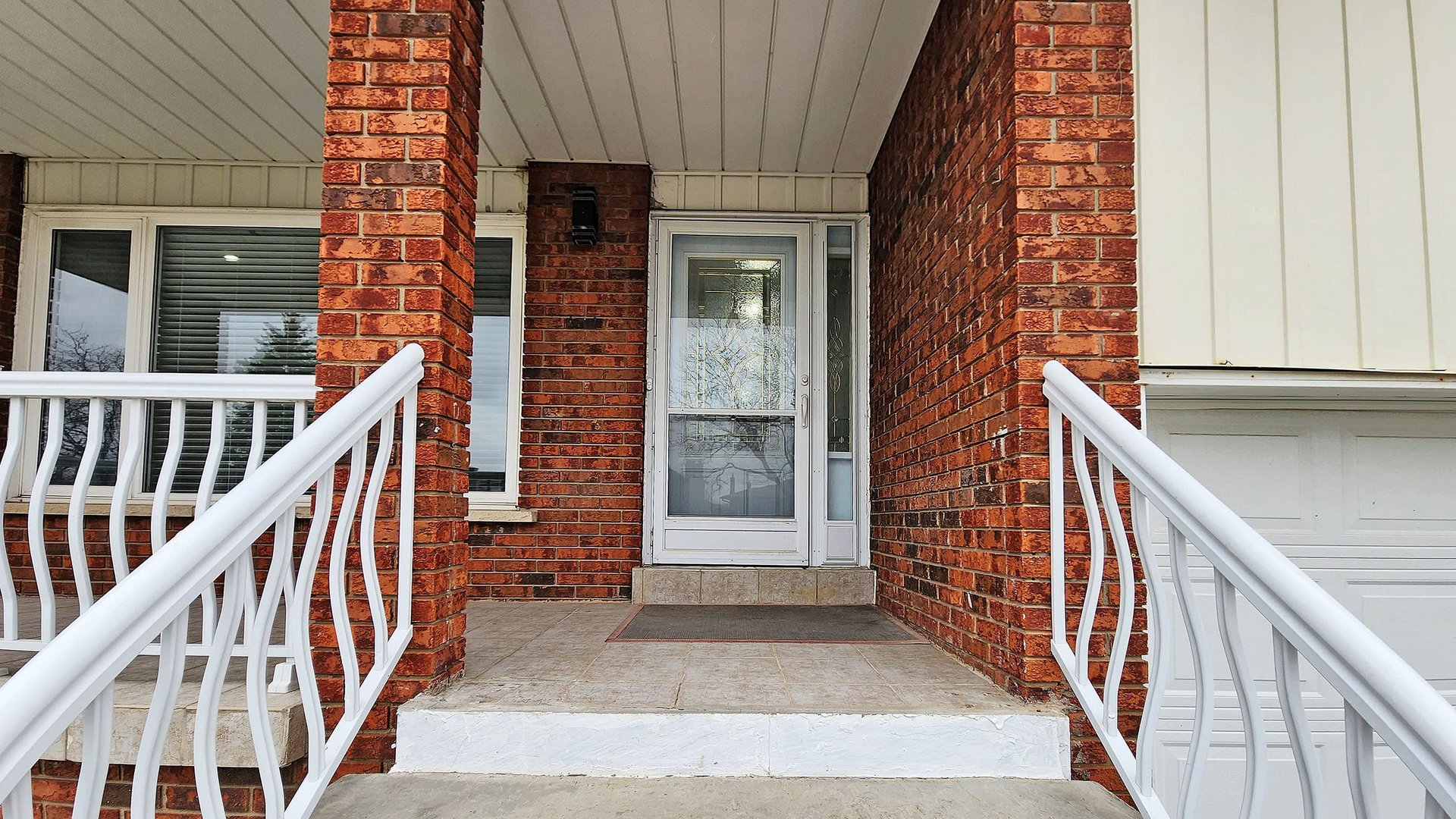36 Jayfield Rd - Upper Unit