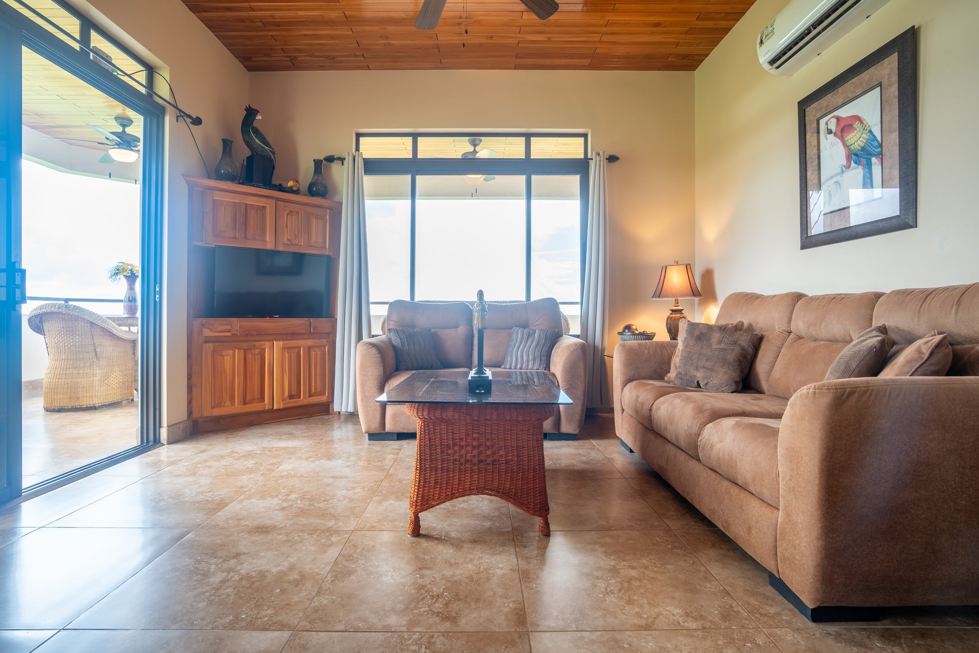 OSA Golf -  2 bed 2 bath Penthouse Condo! With Golf Membership