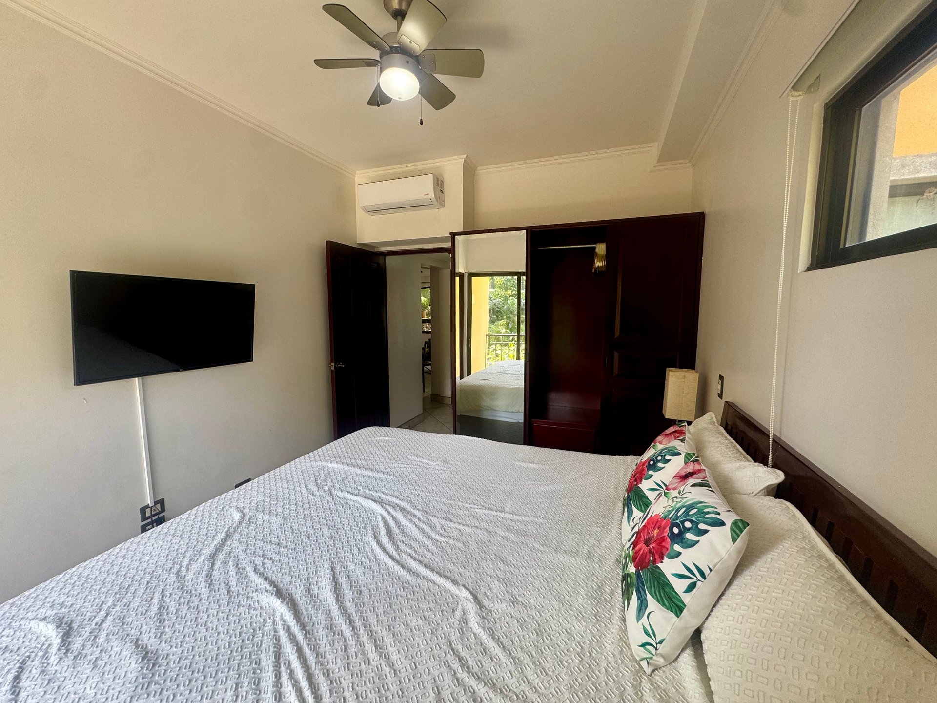 The Oaks 65: Comfortable 2BR Condo Near Tamarindo & Playa Grande