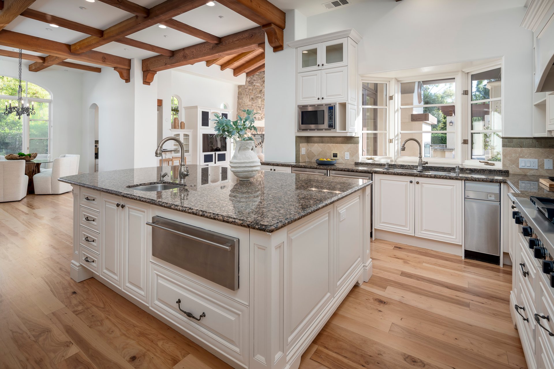 Luxury Living Redefined: Executive Rental in The Bridges