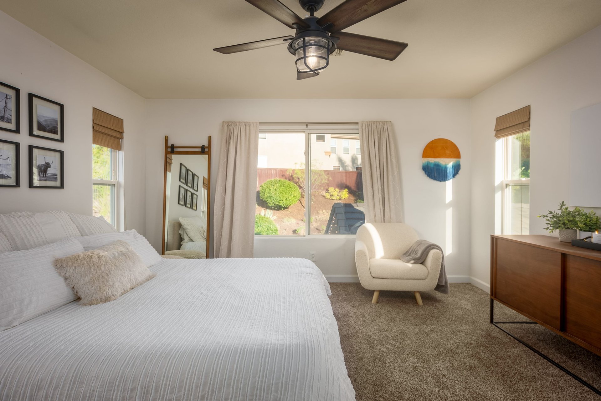 Brilliant & Bright Bungalow