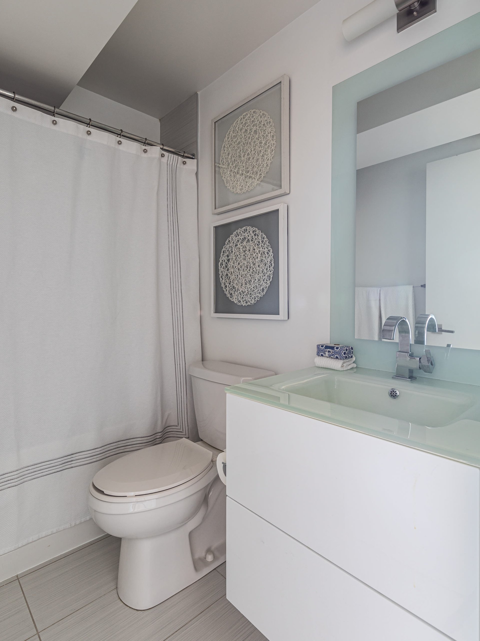Imperial Plaza Suite 925
