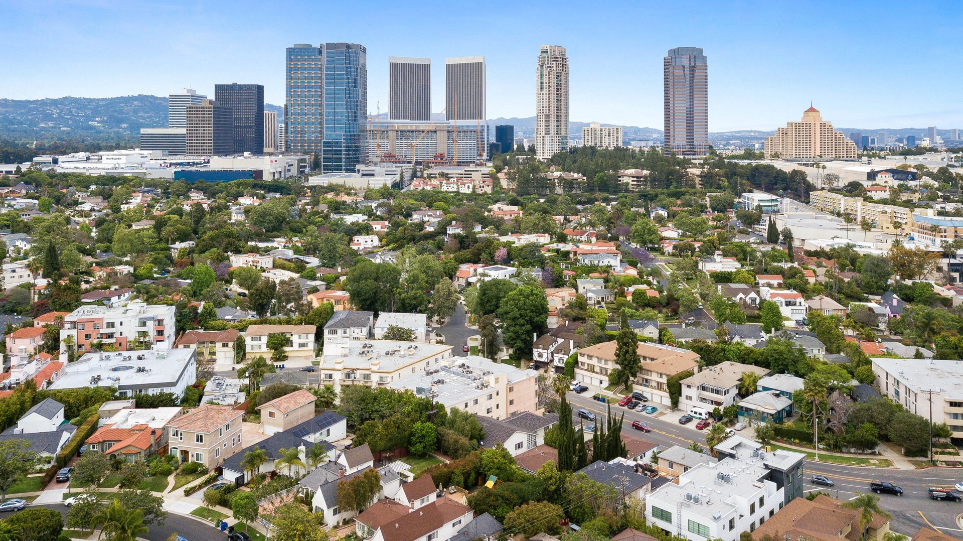 2121 S Beverly Glen