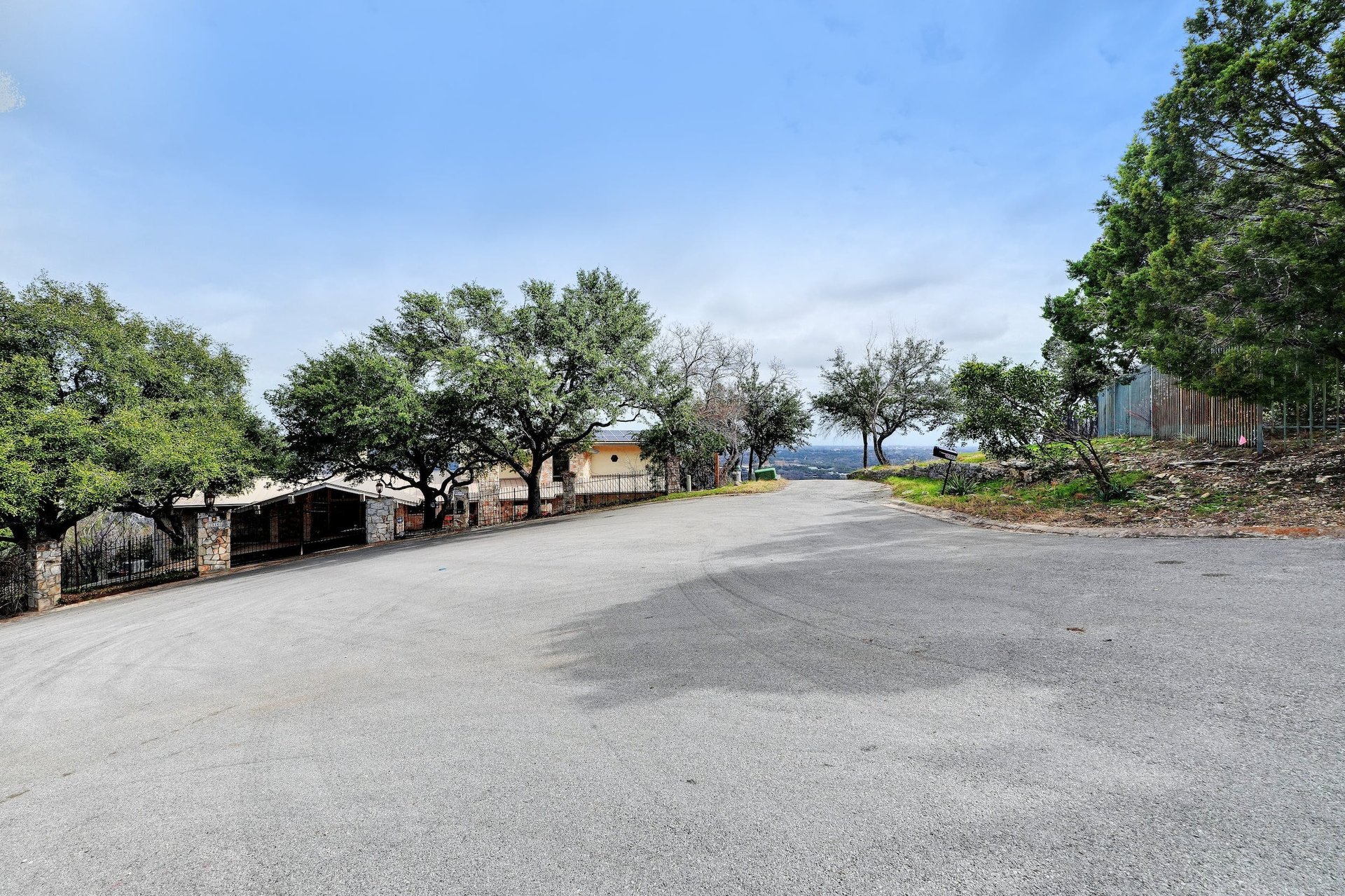 2507 Camino Alto