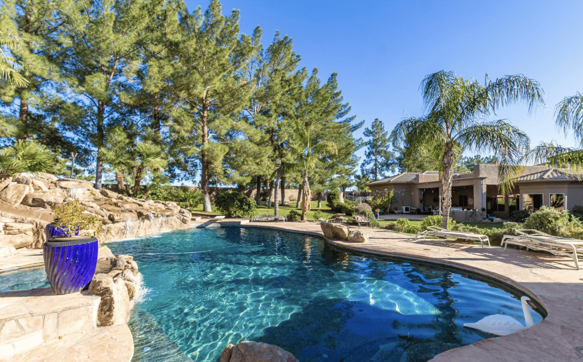 23 E Oakwood Hills Drive - "Builder's Home"