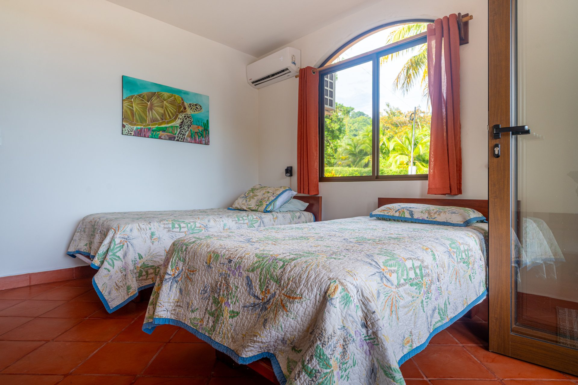 Classic Luxury at Casa Ceiba, Coastal Ocean View 4 Bedroom Home Near Uvita