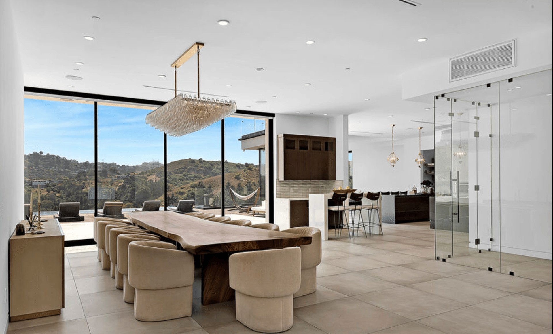 Lakeview Aura, Mirror Lake Drive, 90068