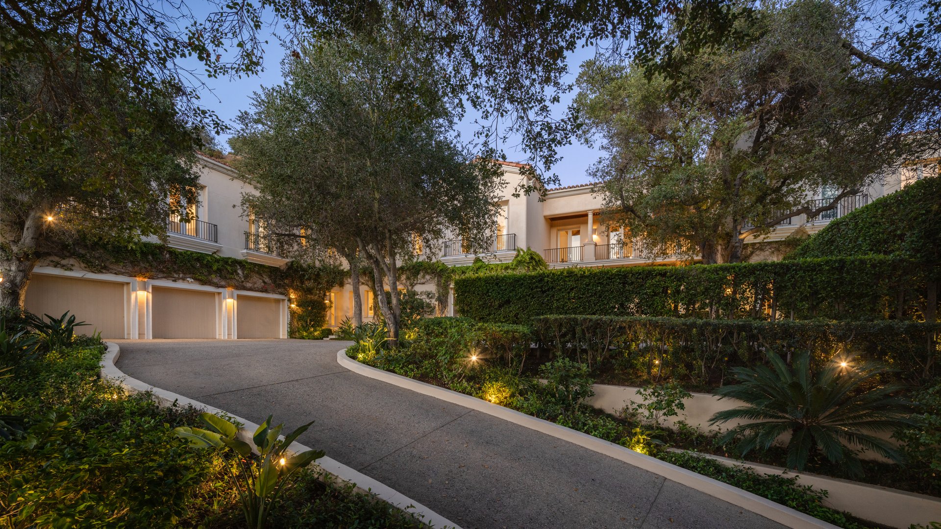 1672 Waynecrest Dr, Beverly Hills