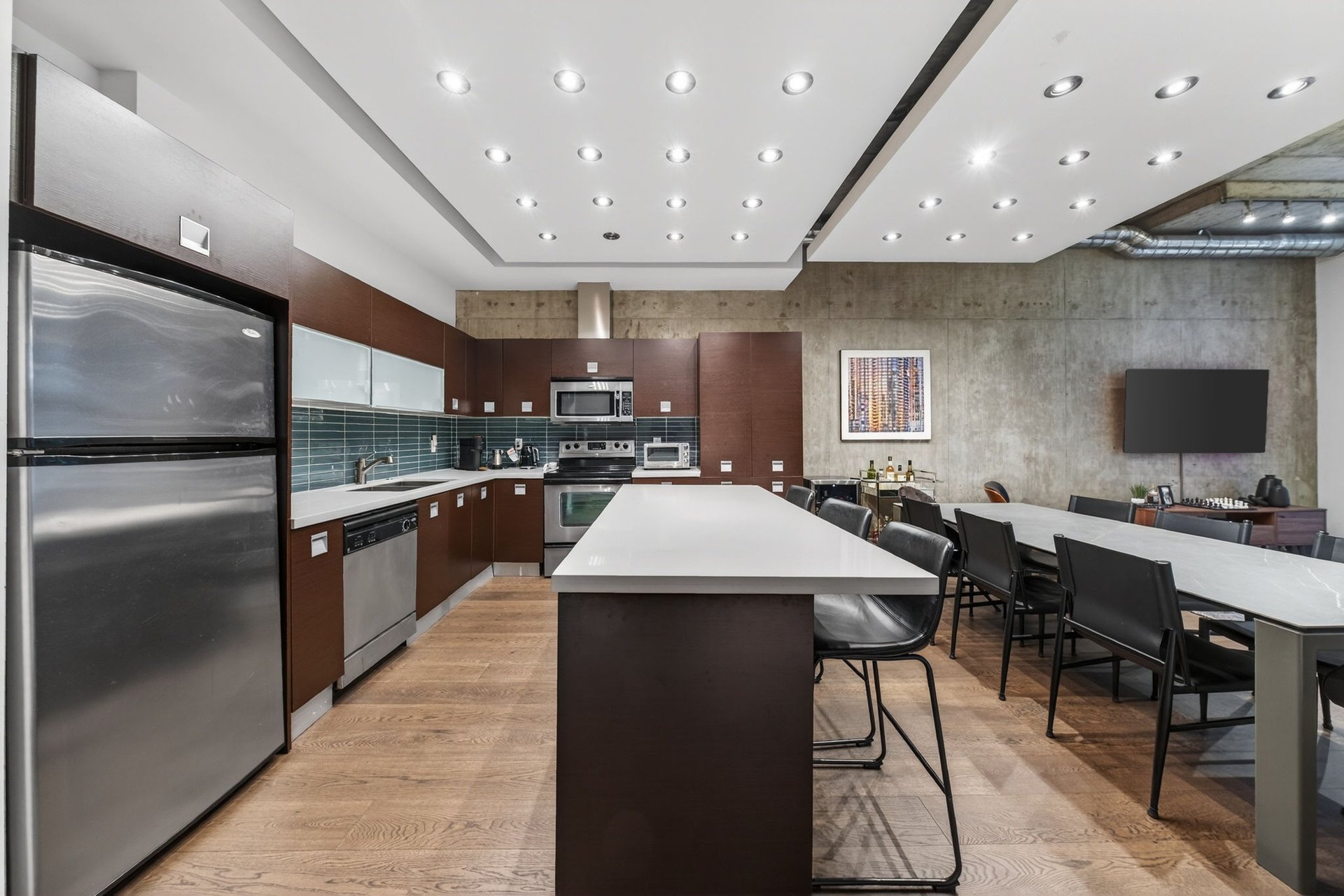  SOLD: In The Heart Of Vibrant King West
