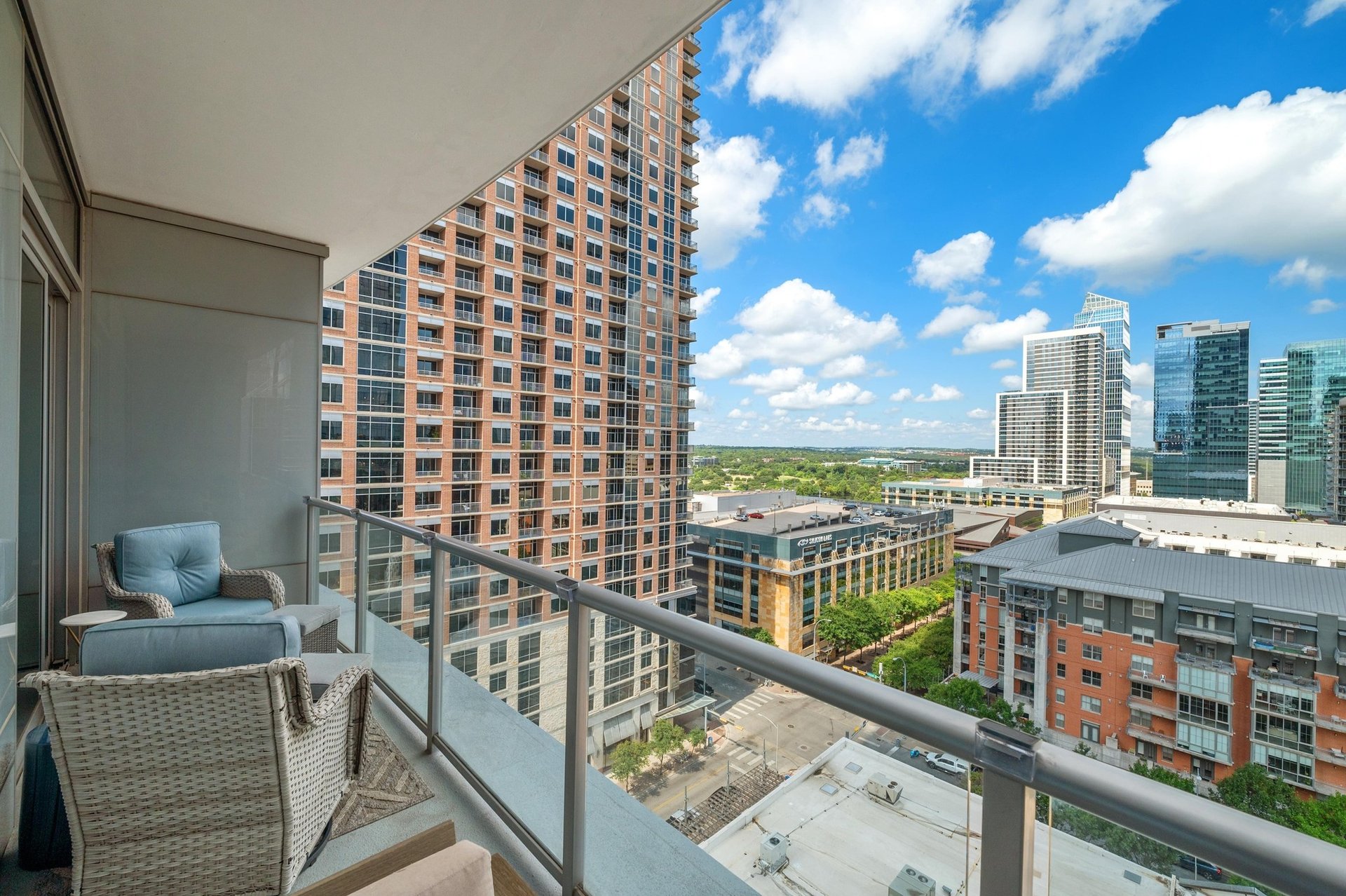 200 Congress Ave #13A