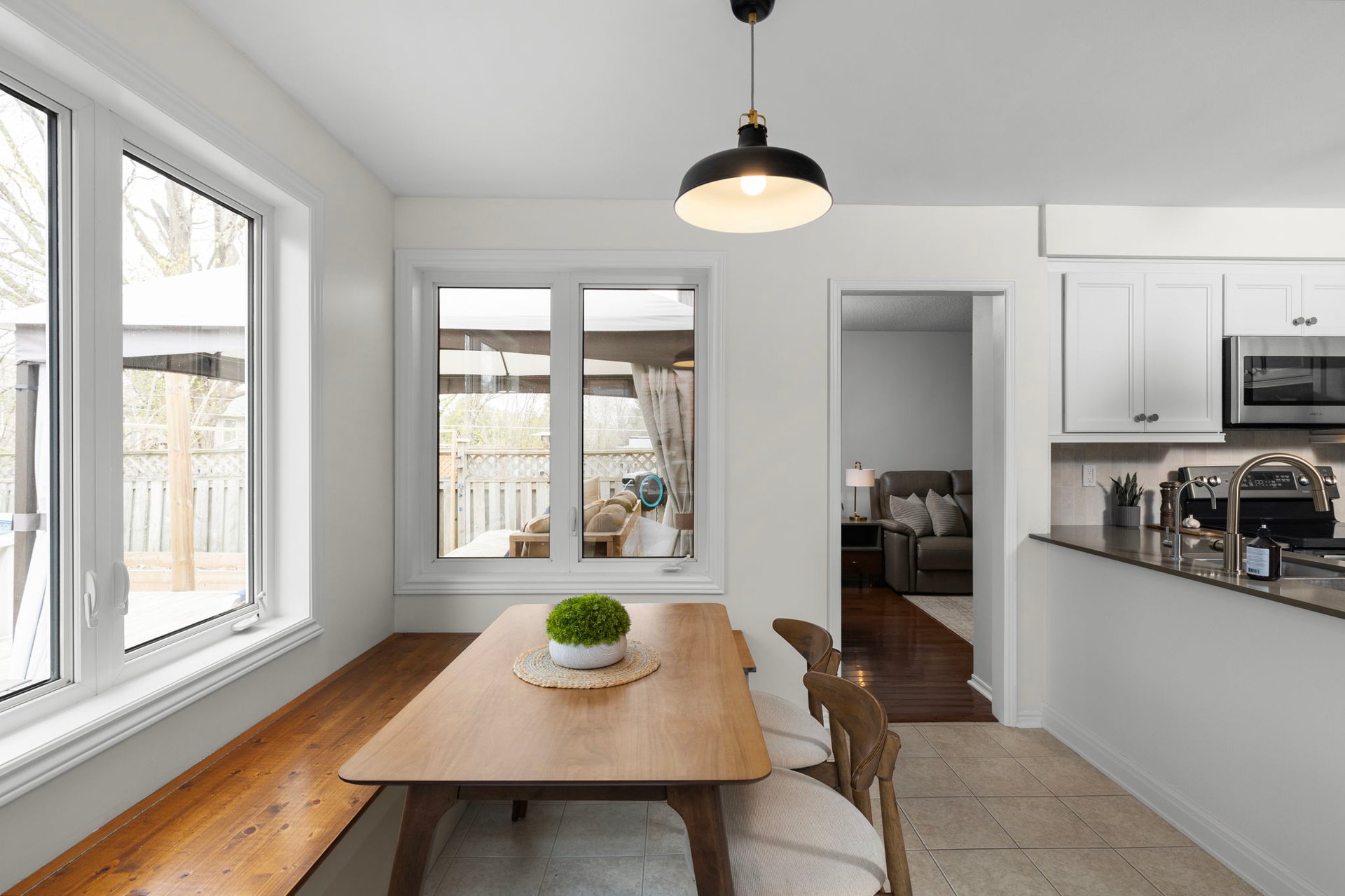 255 Hickling Trail, Barrie