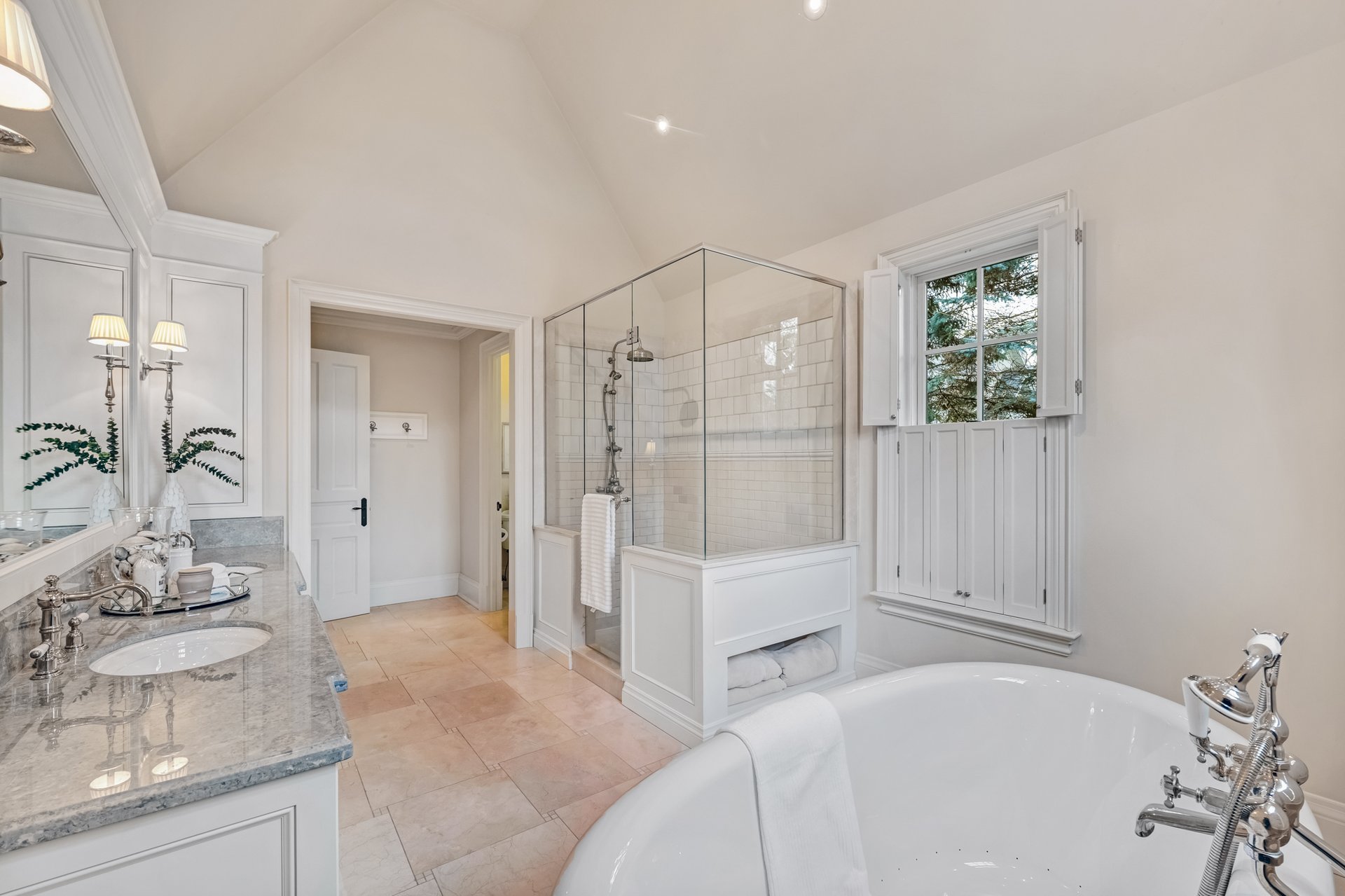 190 Donnelly Dr