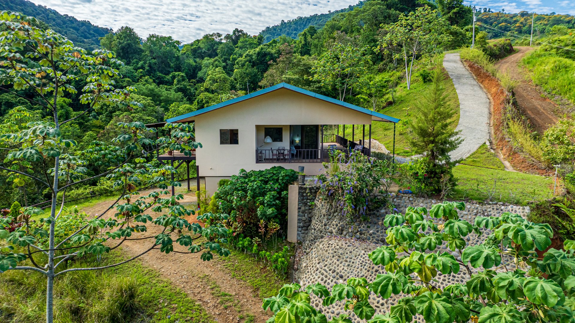 Mountain Farm & Homestead Opportunity in San Josecito, Costa Rica