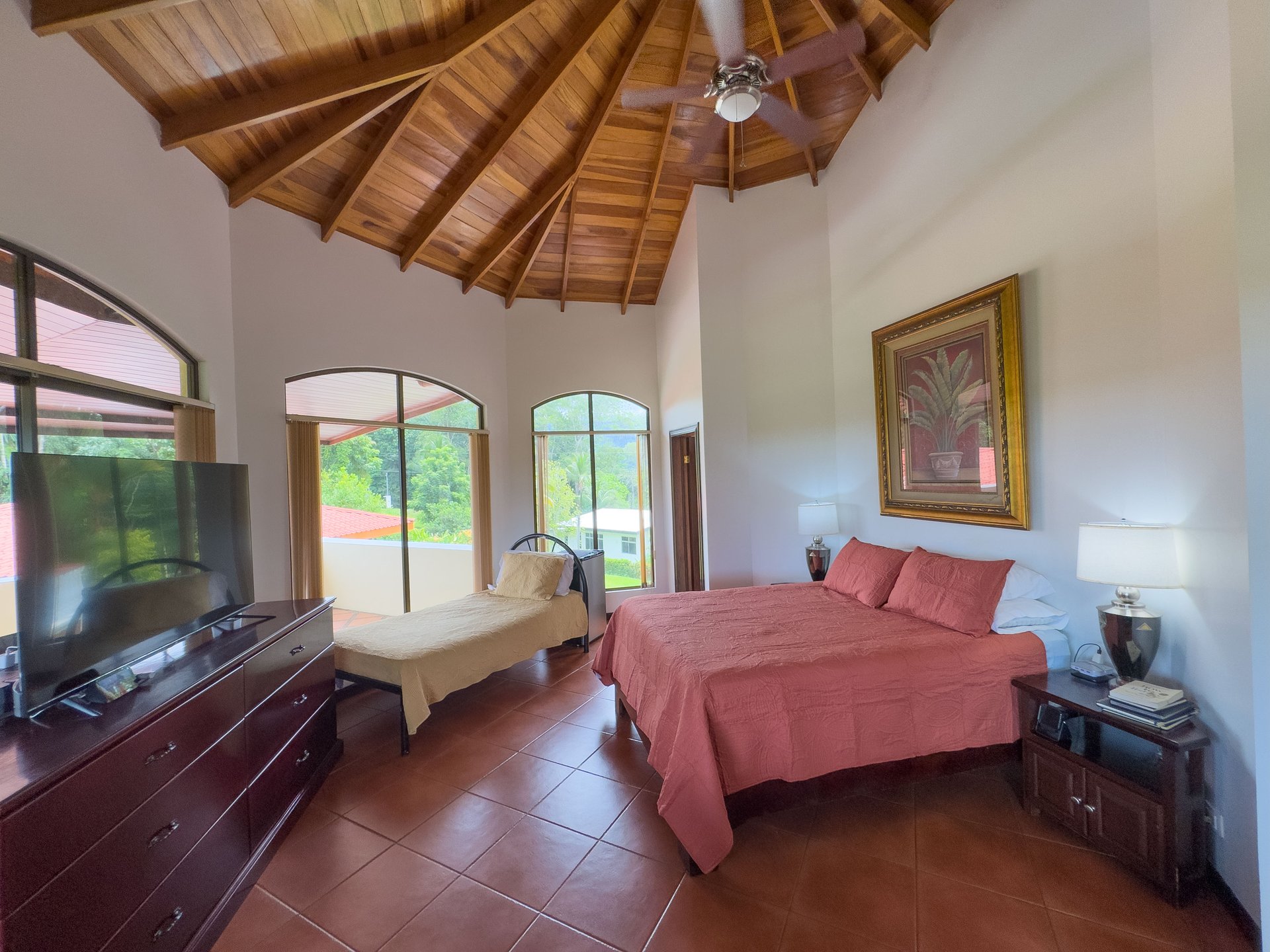 Tropical Estate in Gated Community near Quepos