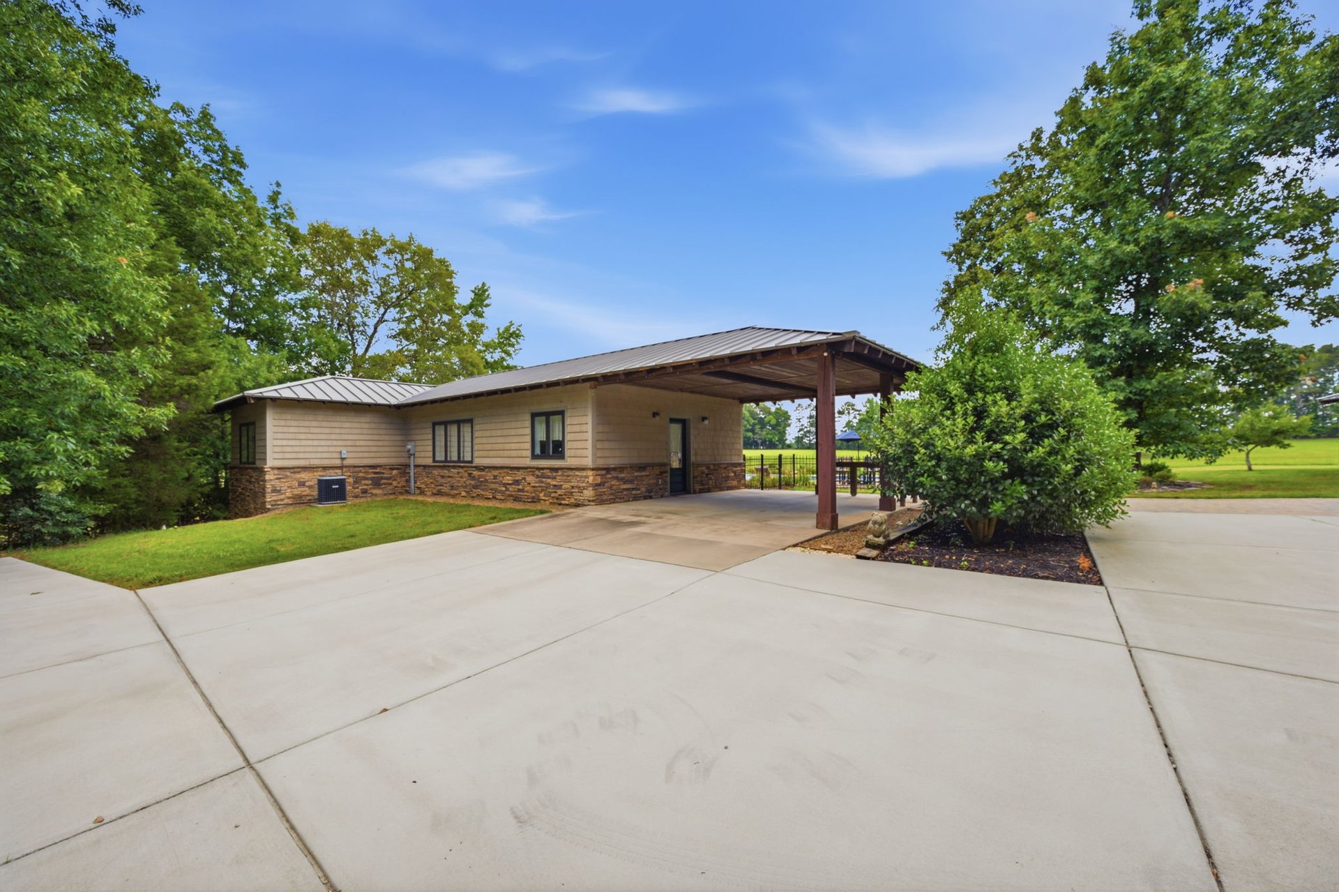 2545 N Rocky River Road