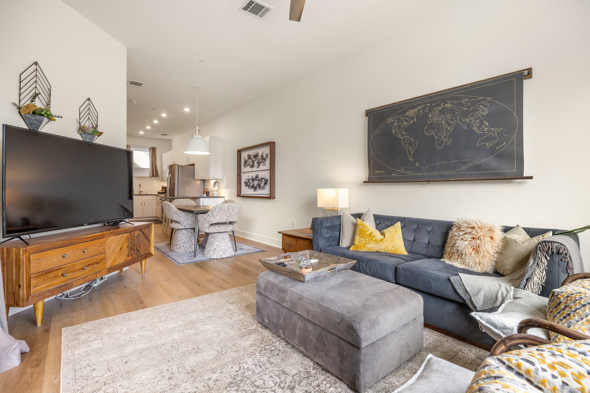 1306 West Avenue #205