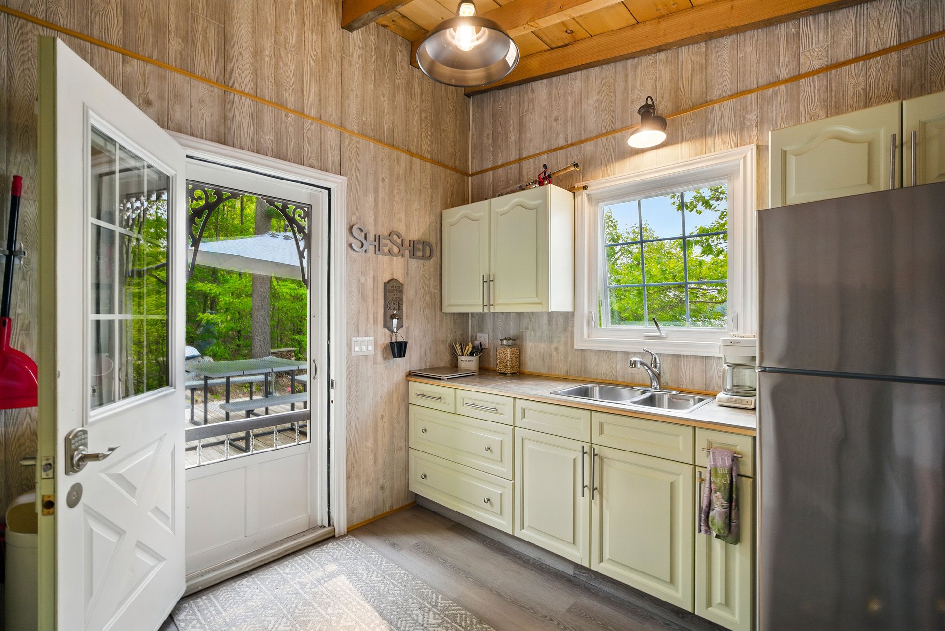 276 Jeffrey Road N, Ryerson