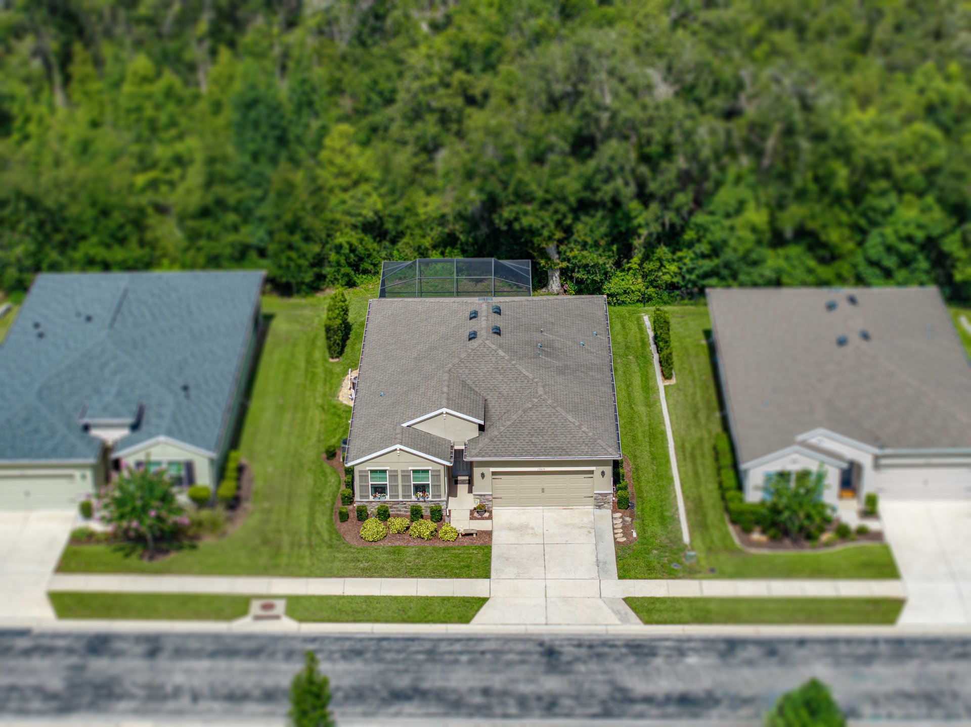 12615 EASTPOINTE DR