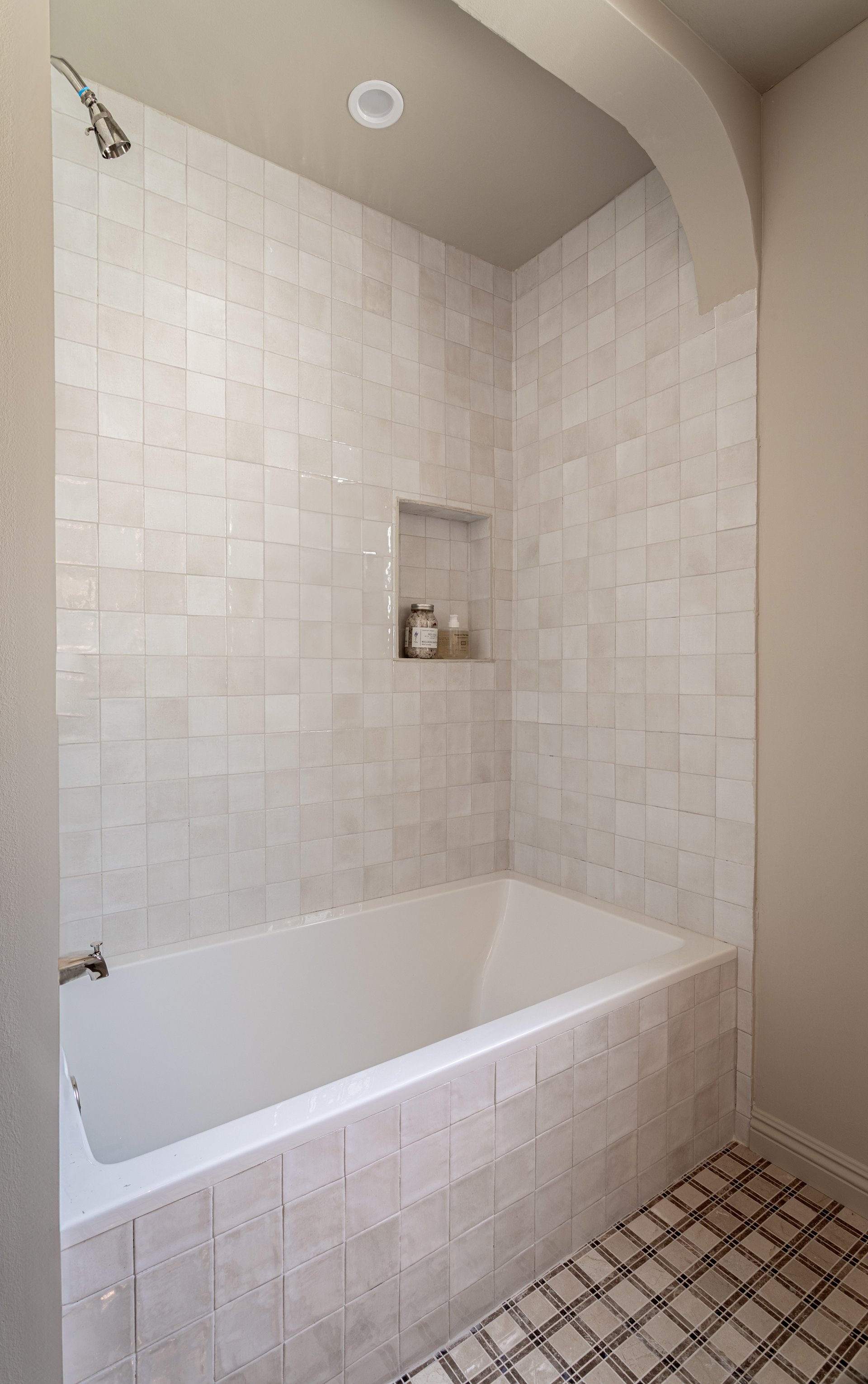 2453 Oak St, Santa Monica