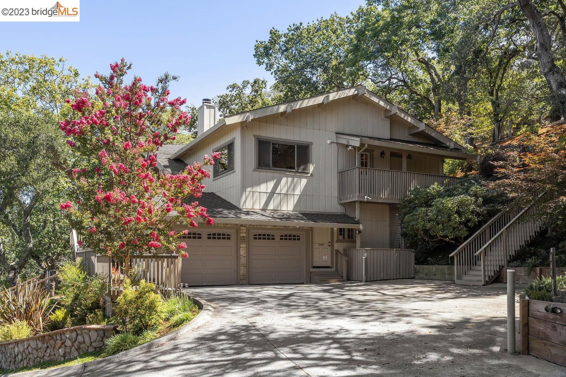 644 Glorietta Blvd