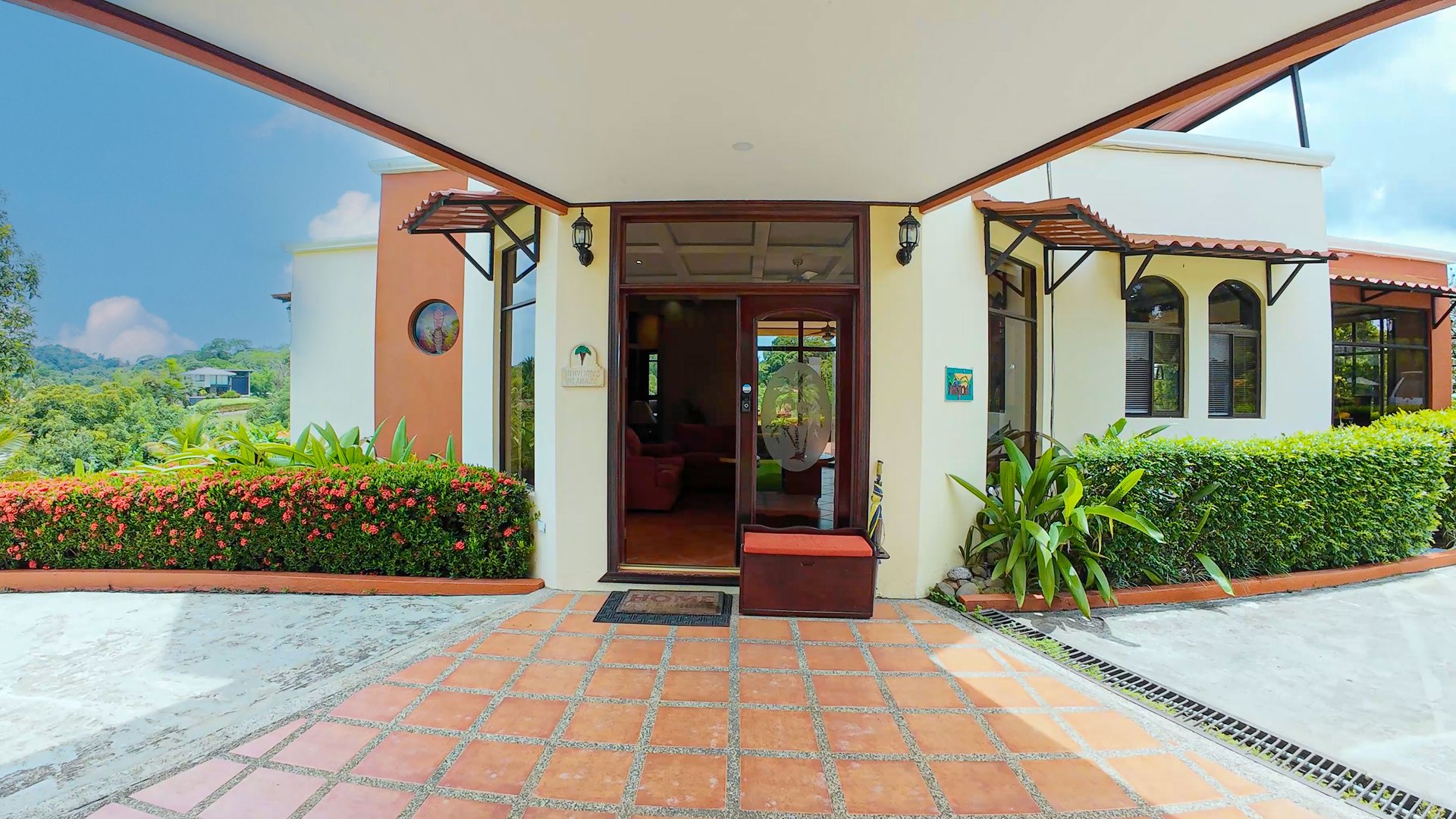 Tropical Estate in Gated Community near Quepos