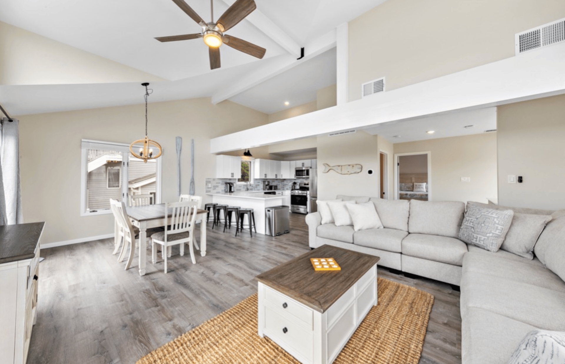9800 Beach Ave, Peahala Park