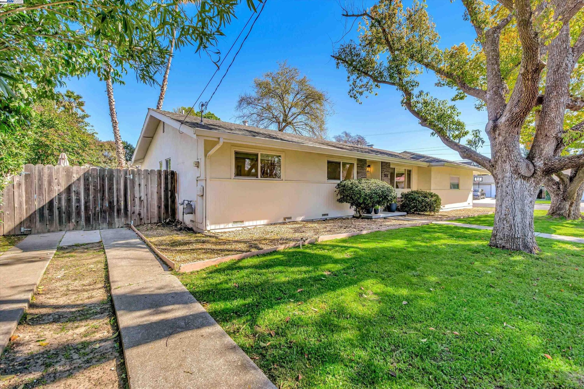926 Amhurst Ct