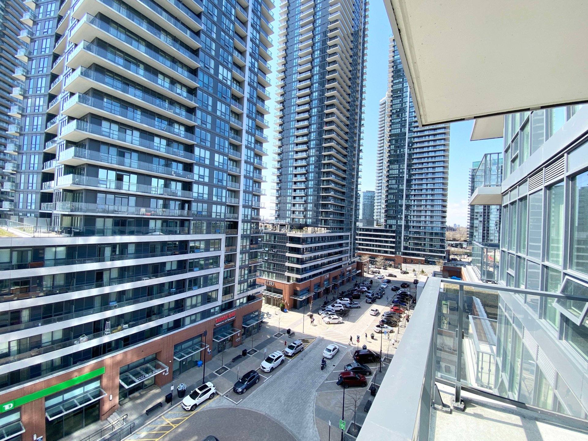 2200 Lake Shore Blvd W Unit: 903