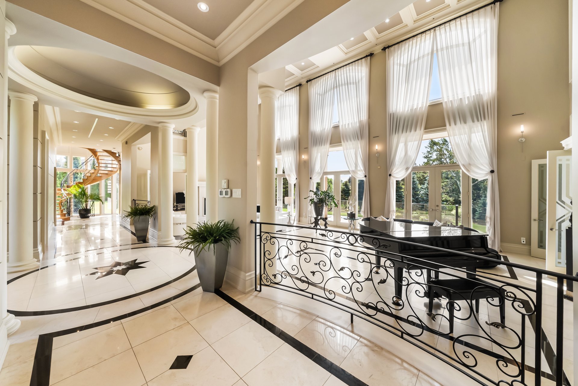 The Grand Palazzo Cachet